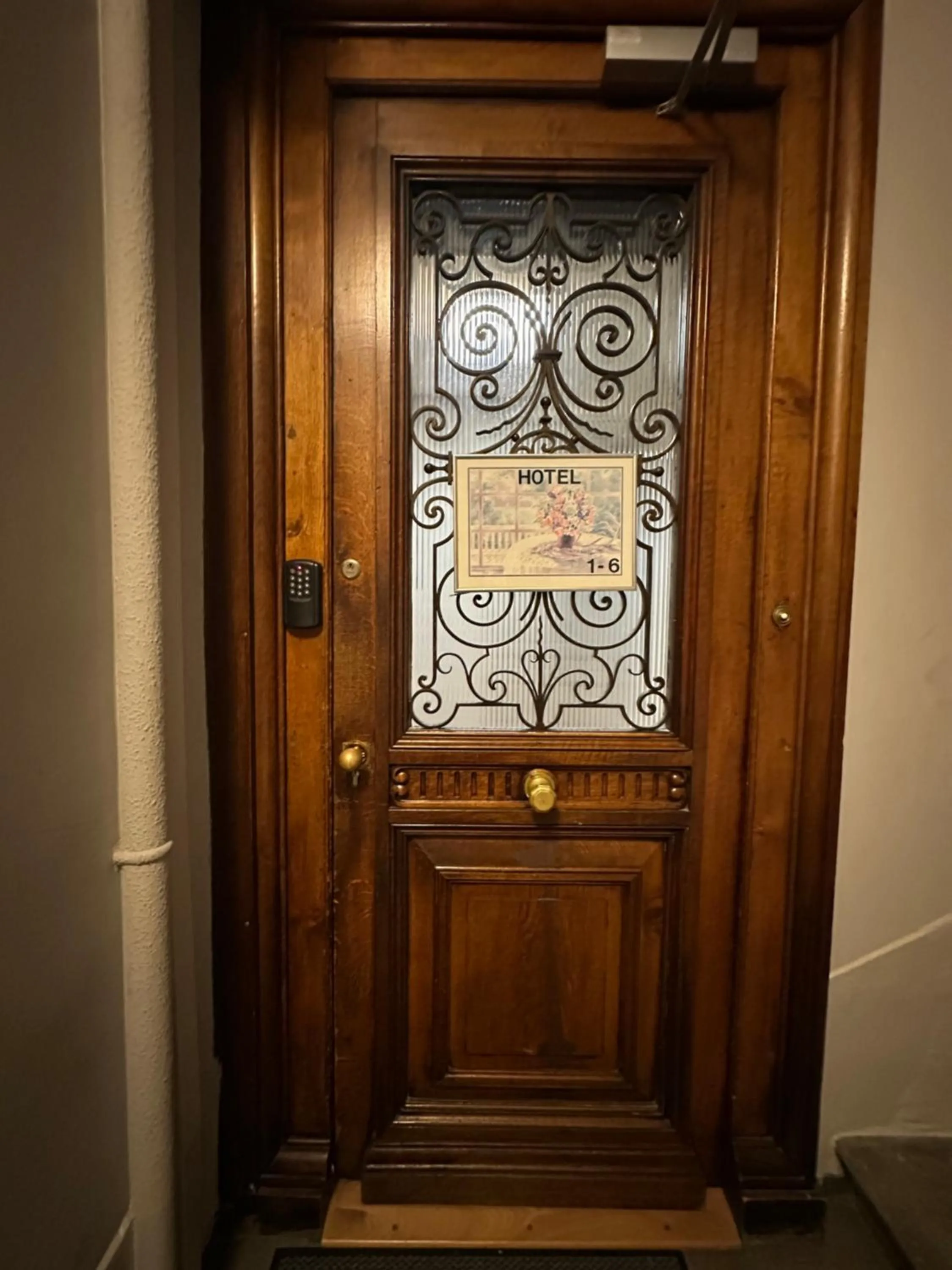 Property building in Hotel des Tourelles