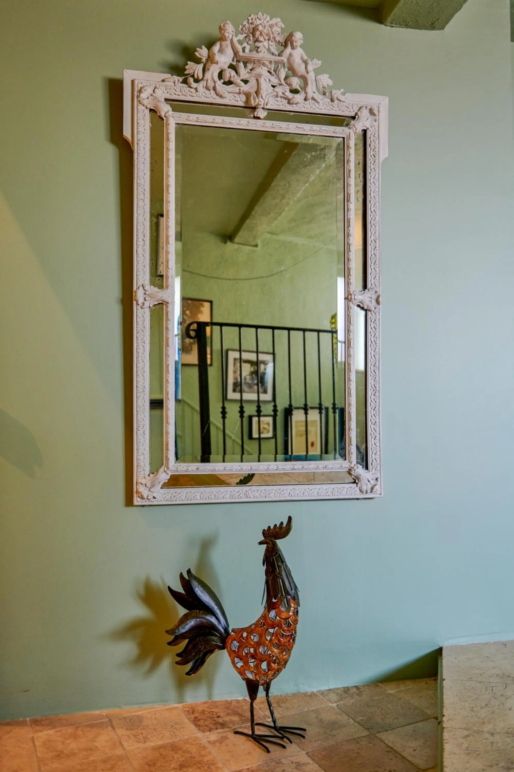 Decorative detail in Logis Hôtel Restaurant Le Plantevin