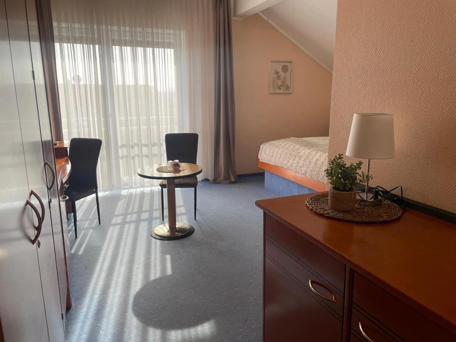 Photo of the whole room in Heppenheimer Hof Hotel