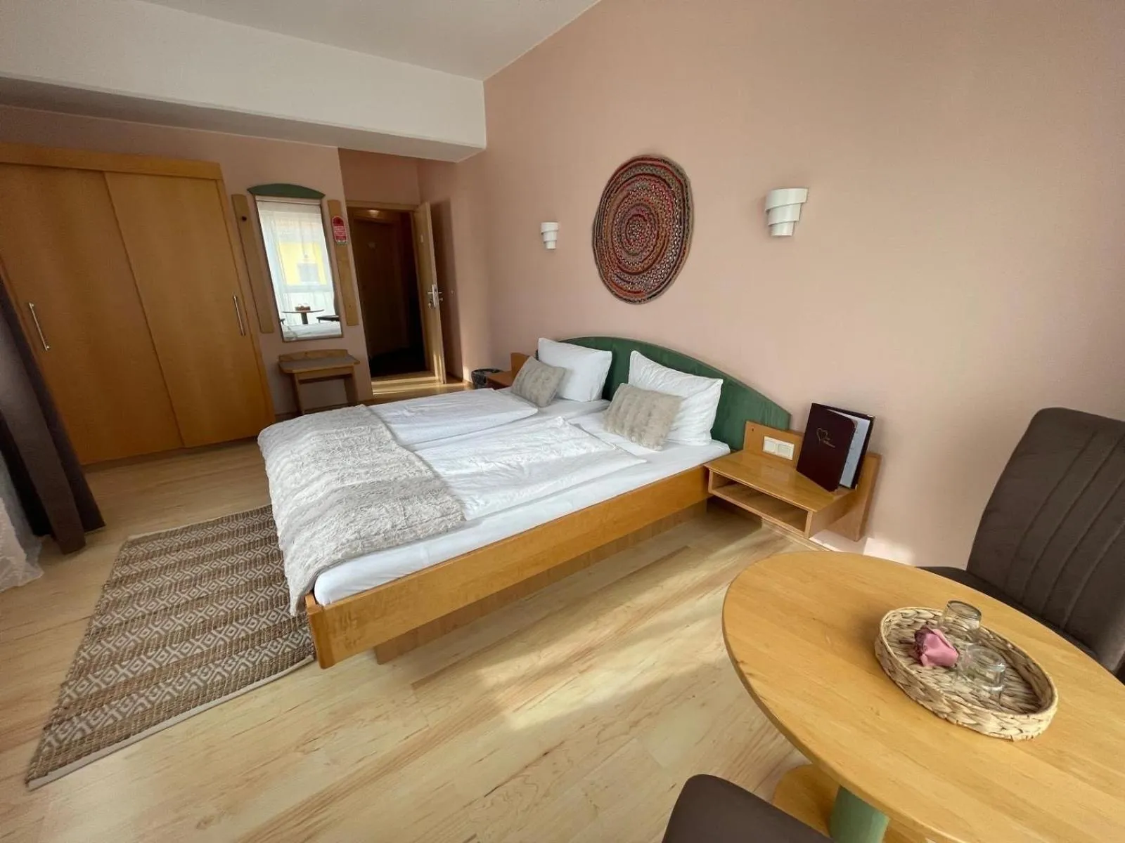 Photo of the whole room, Bed in Heppenheimer Hof Hotel