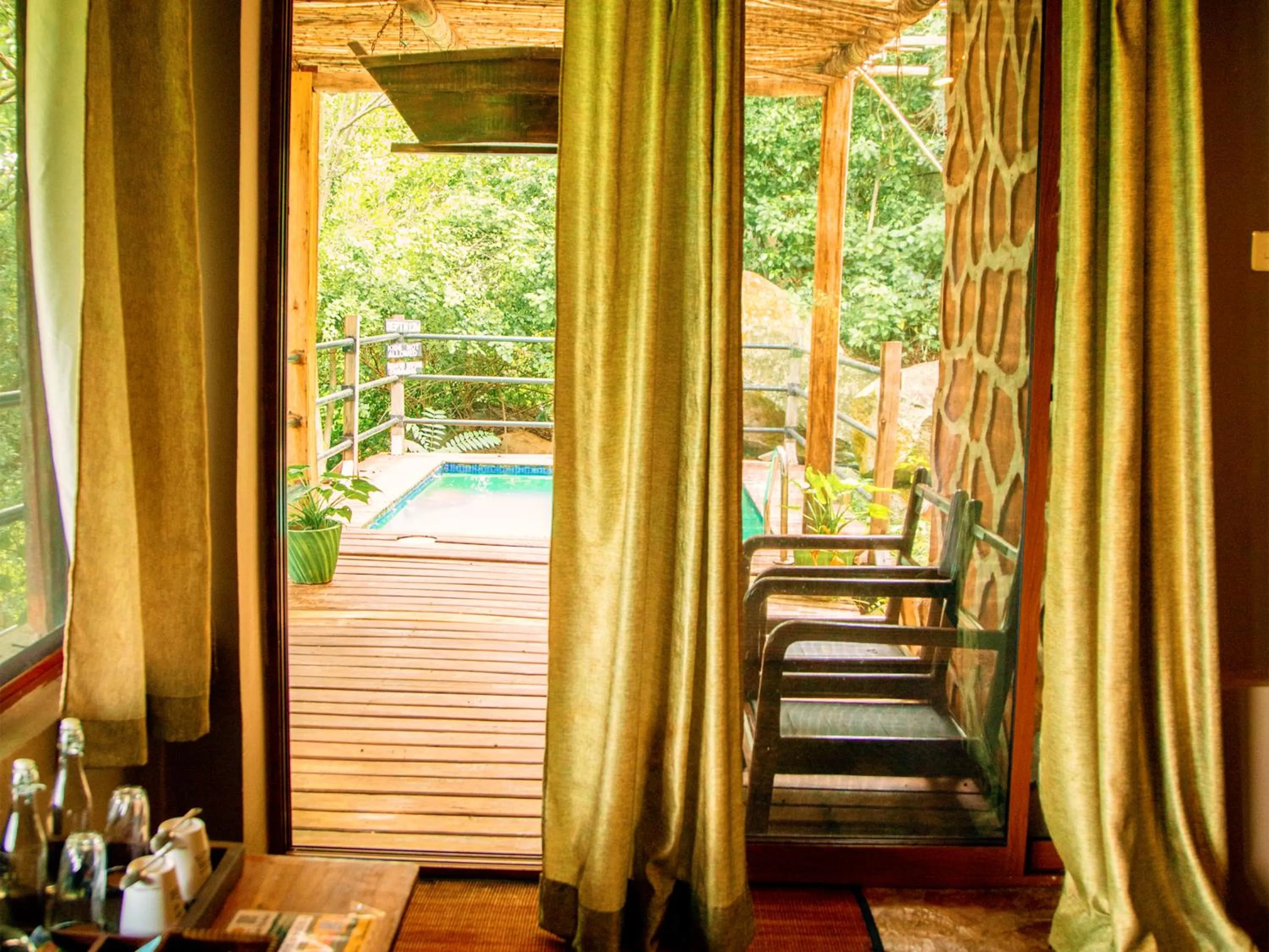 Patio in Wag Hill Lodge & Spa