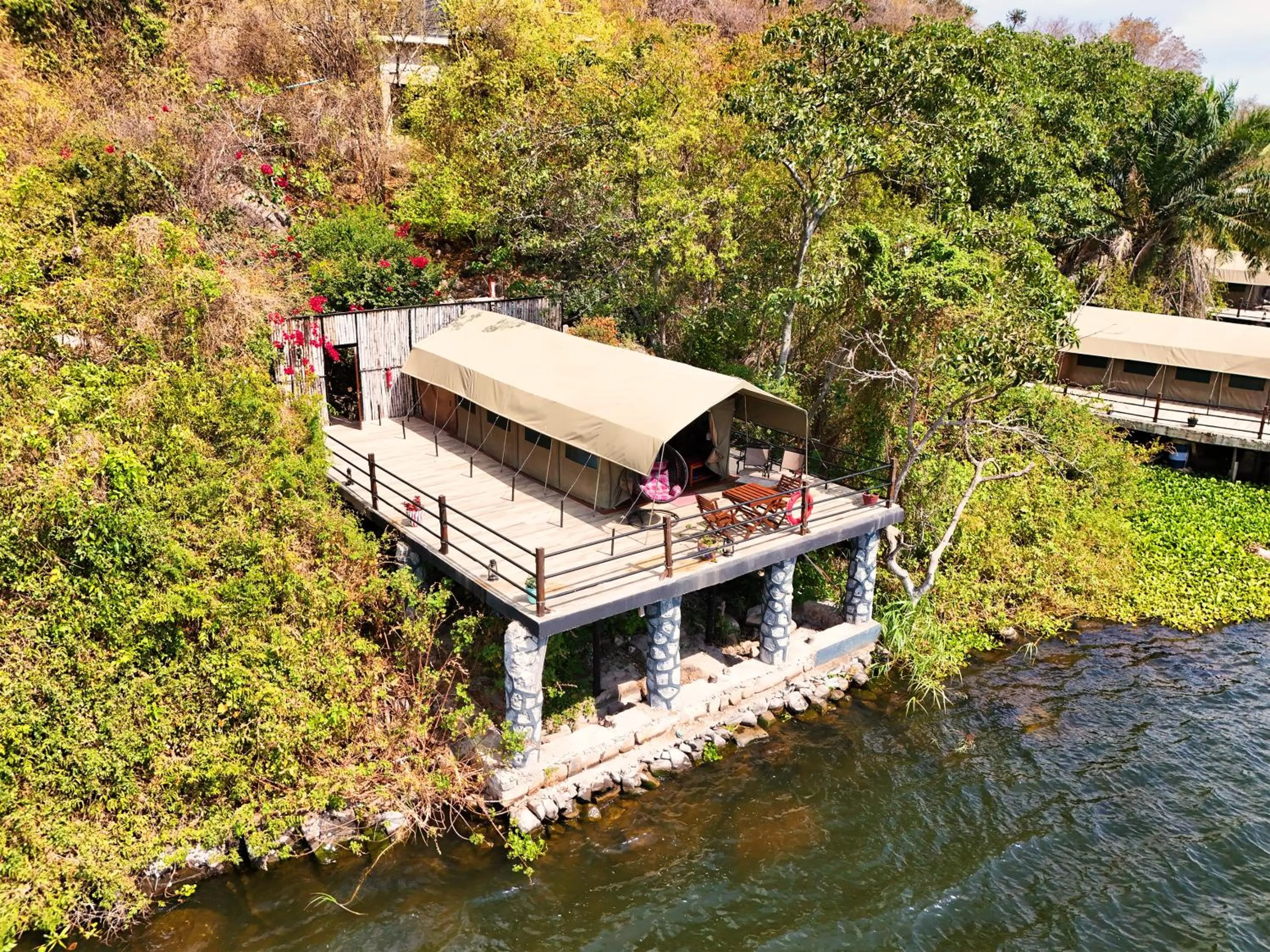 Property building in Wag Hill Lodge & Spa