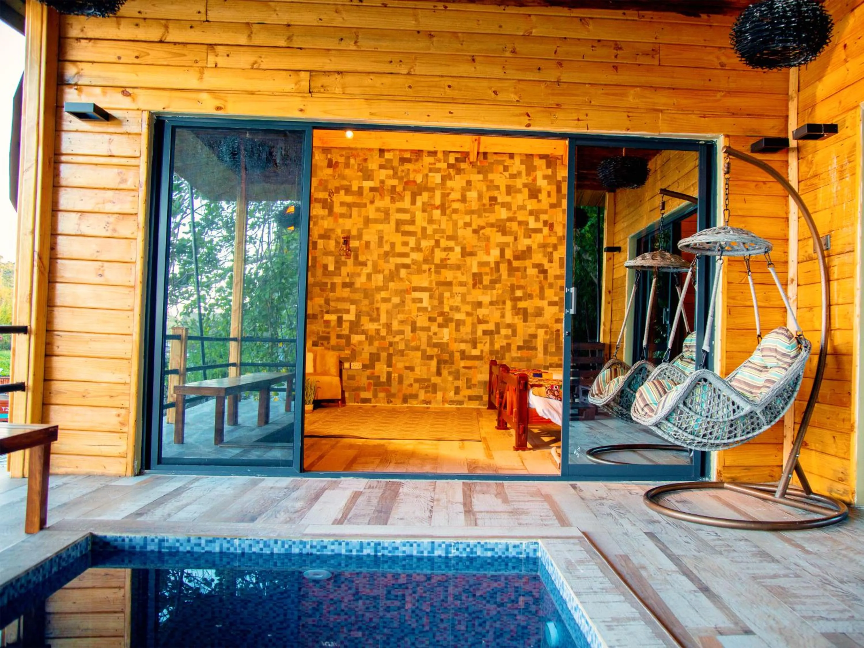 Patio in Wag Hill Lodge & Spa