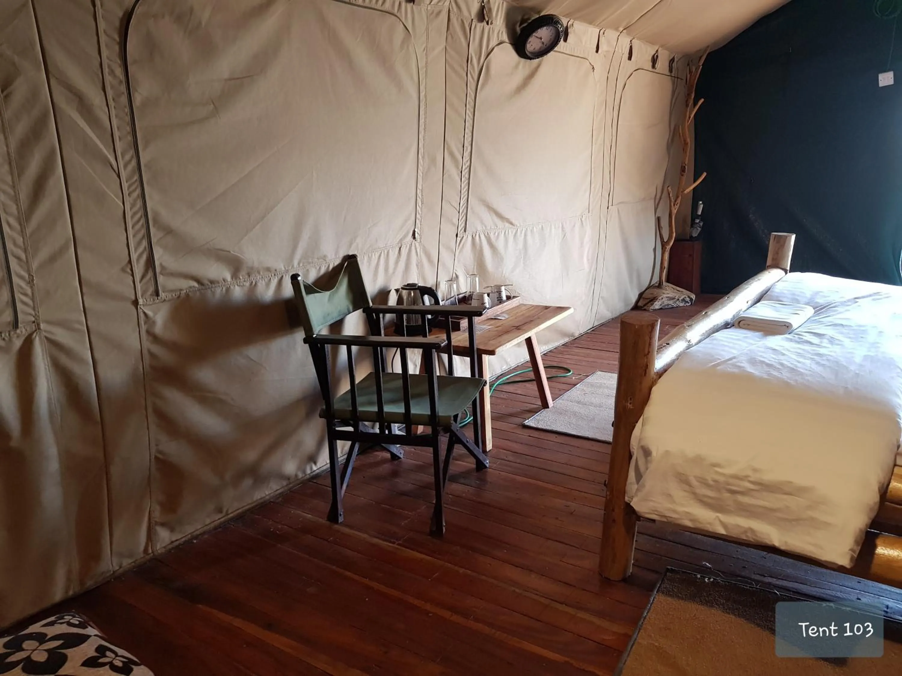 Seating area, Bed in Wag Hill Lodge & Spa