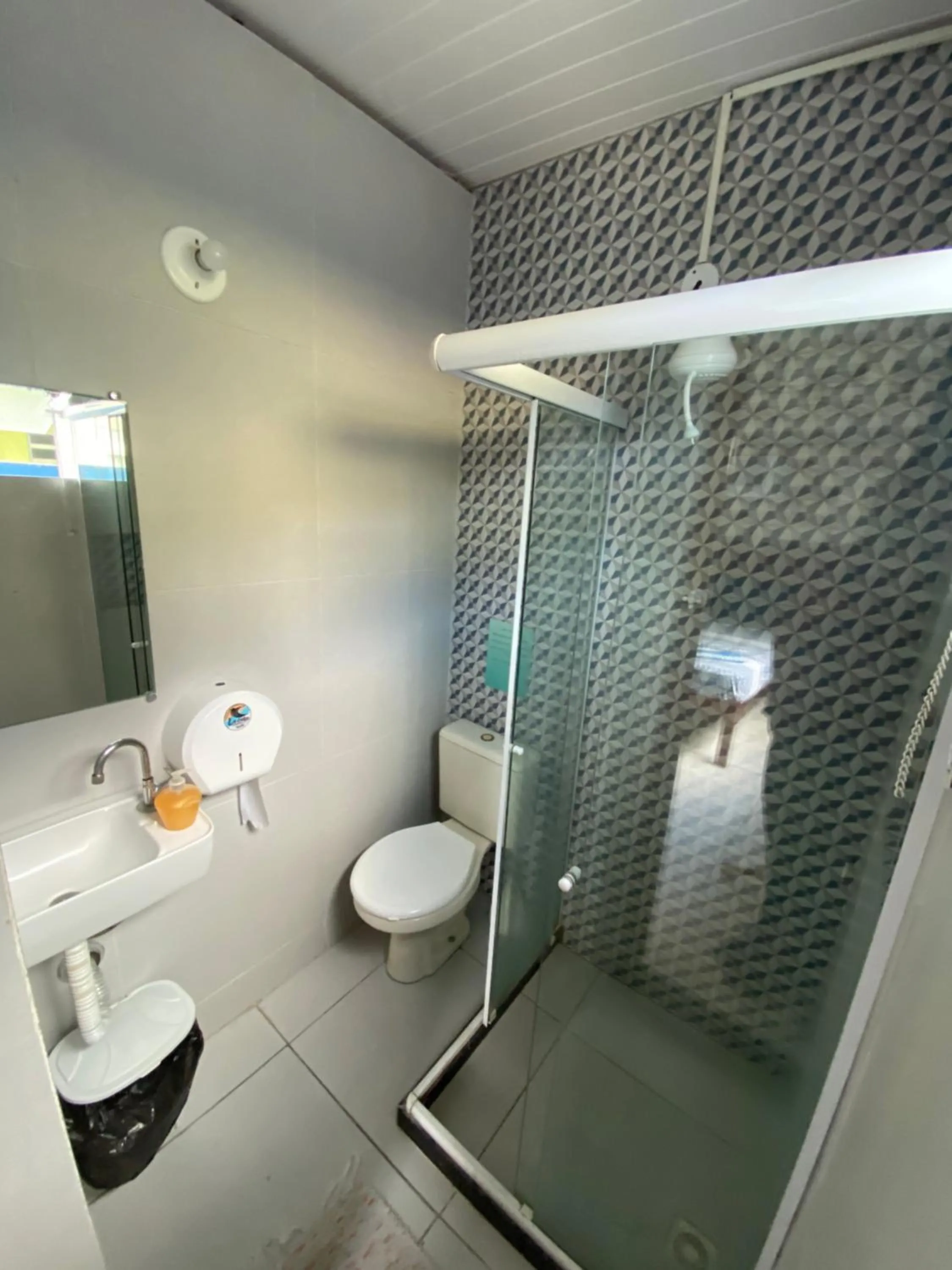 Shower in La Casa Hostel
