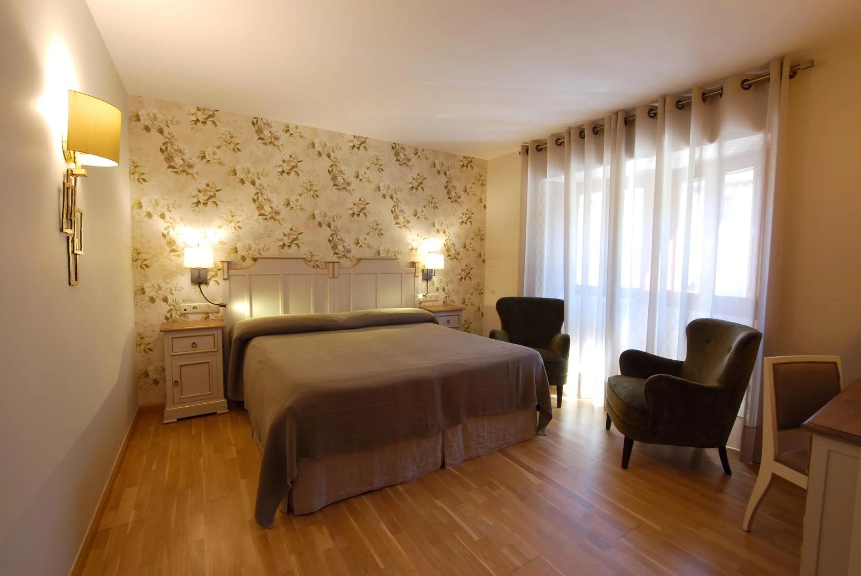 Bed in Hotel Bujaruelo