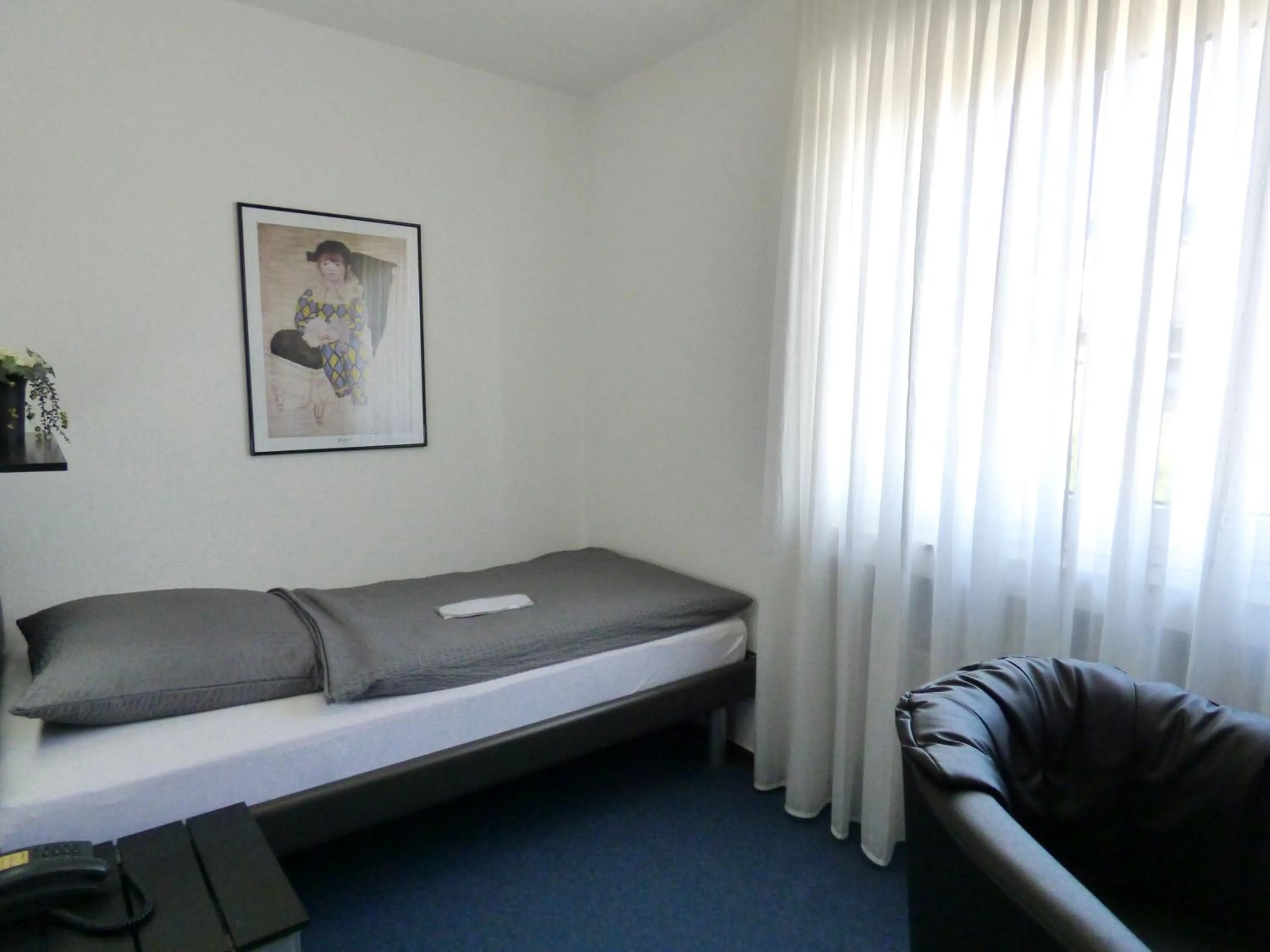 Photo of the whole room in Hotel Alt Büttgen
