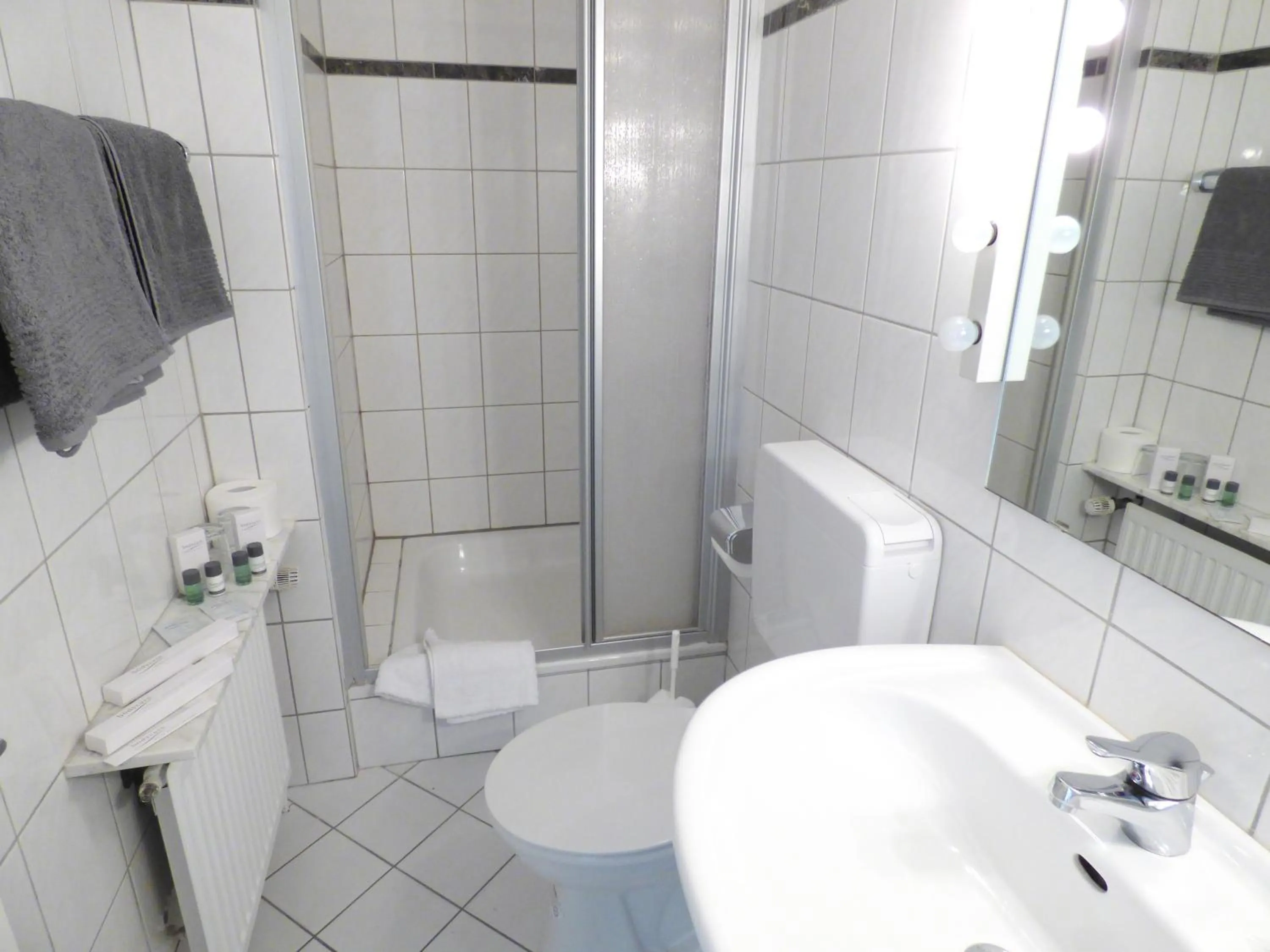 Photo of the whole room in Hotel Alt Büttgen