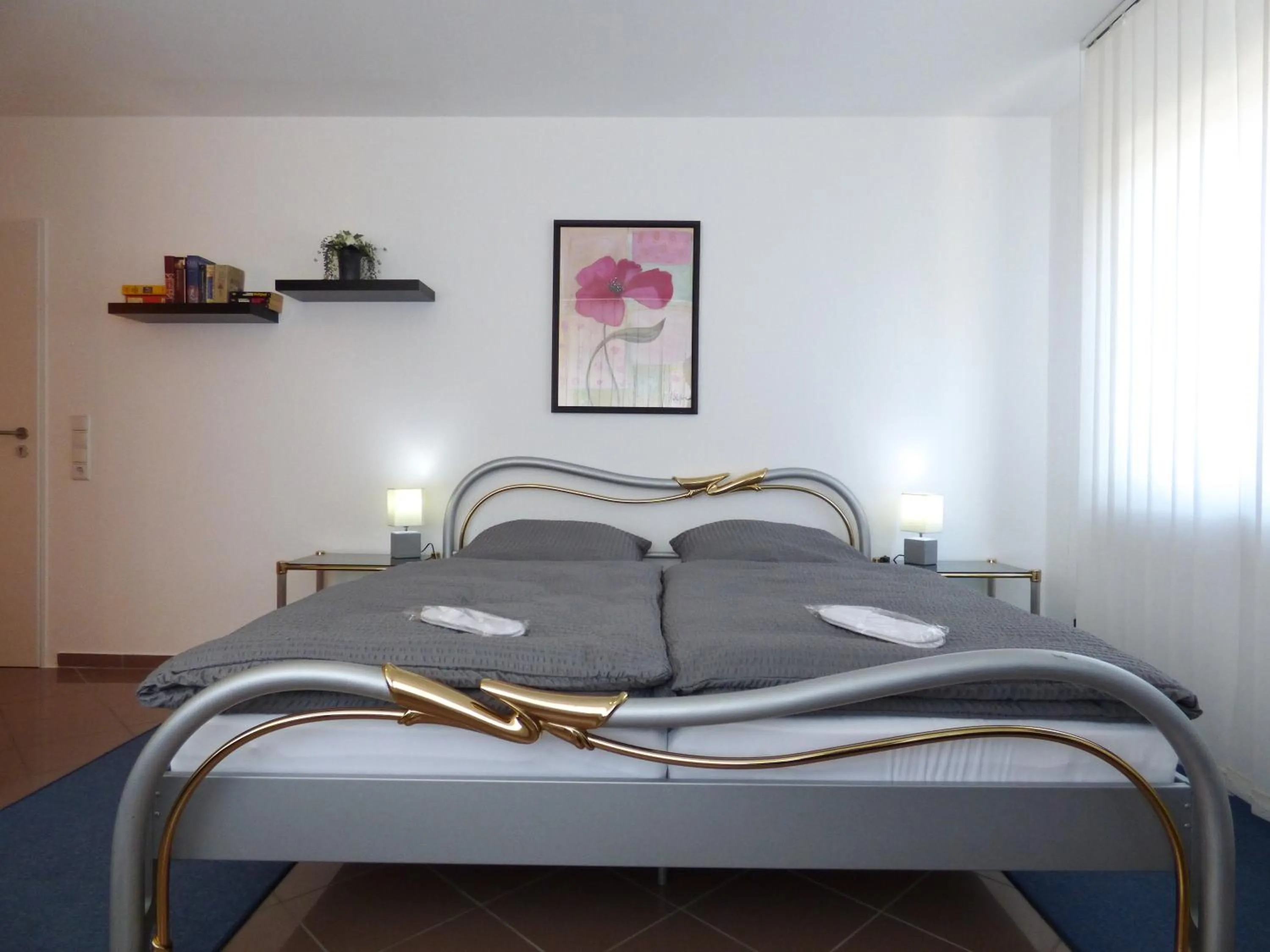 Photo of the whole room, Bed in Hotel Alt Büttgen