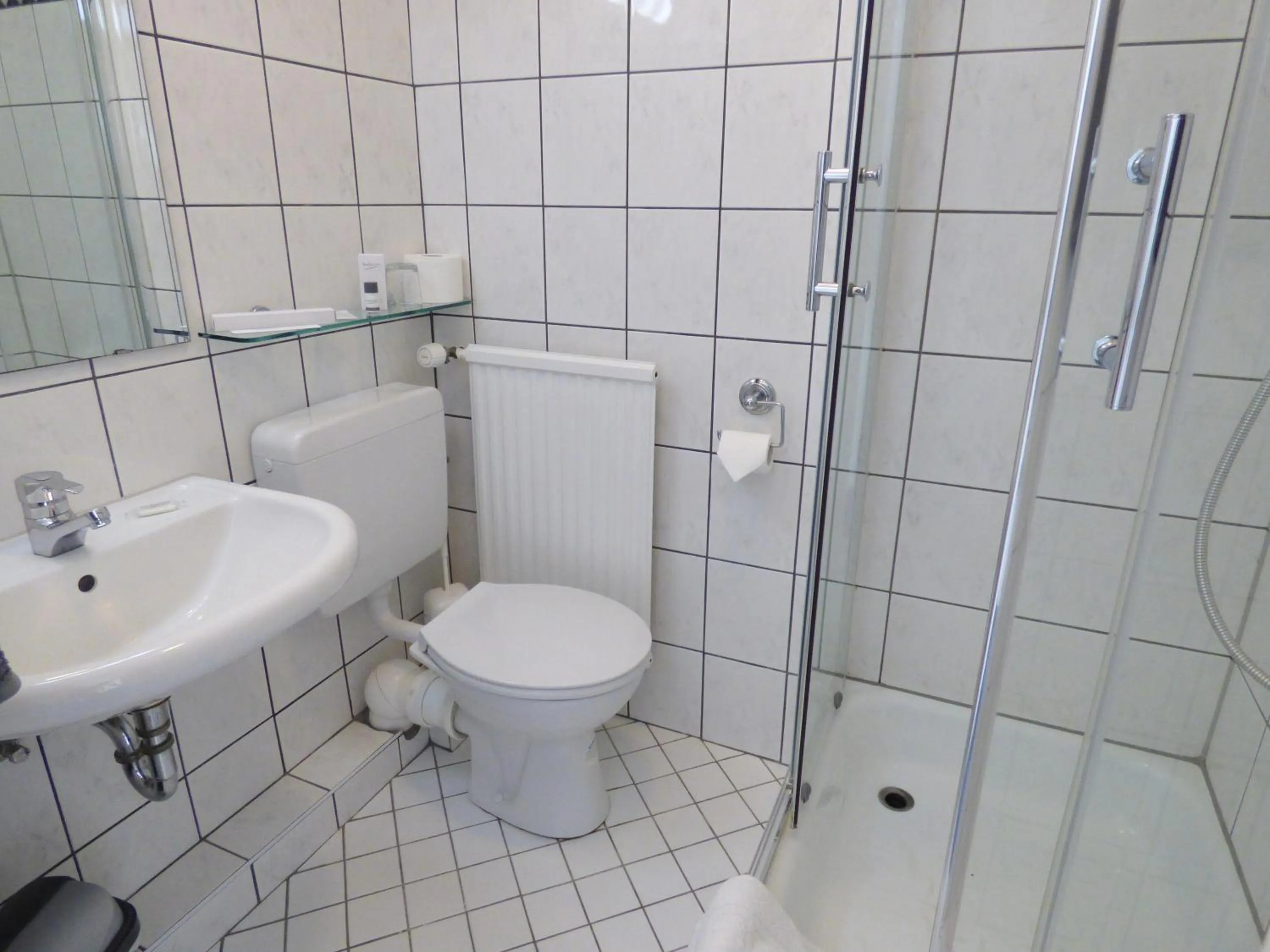 Photo of the whole room in Hotel Alt Büttgen