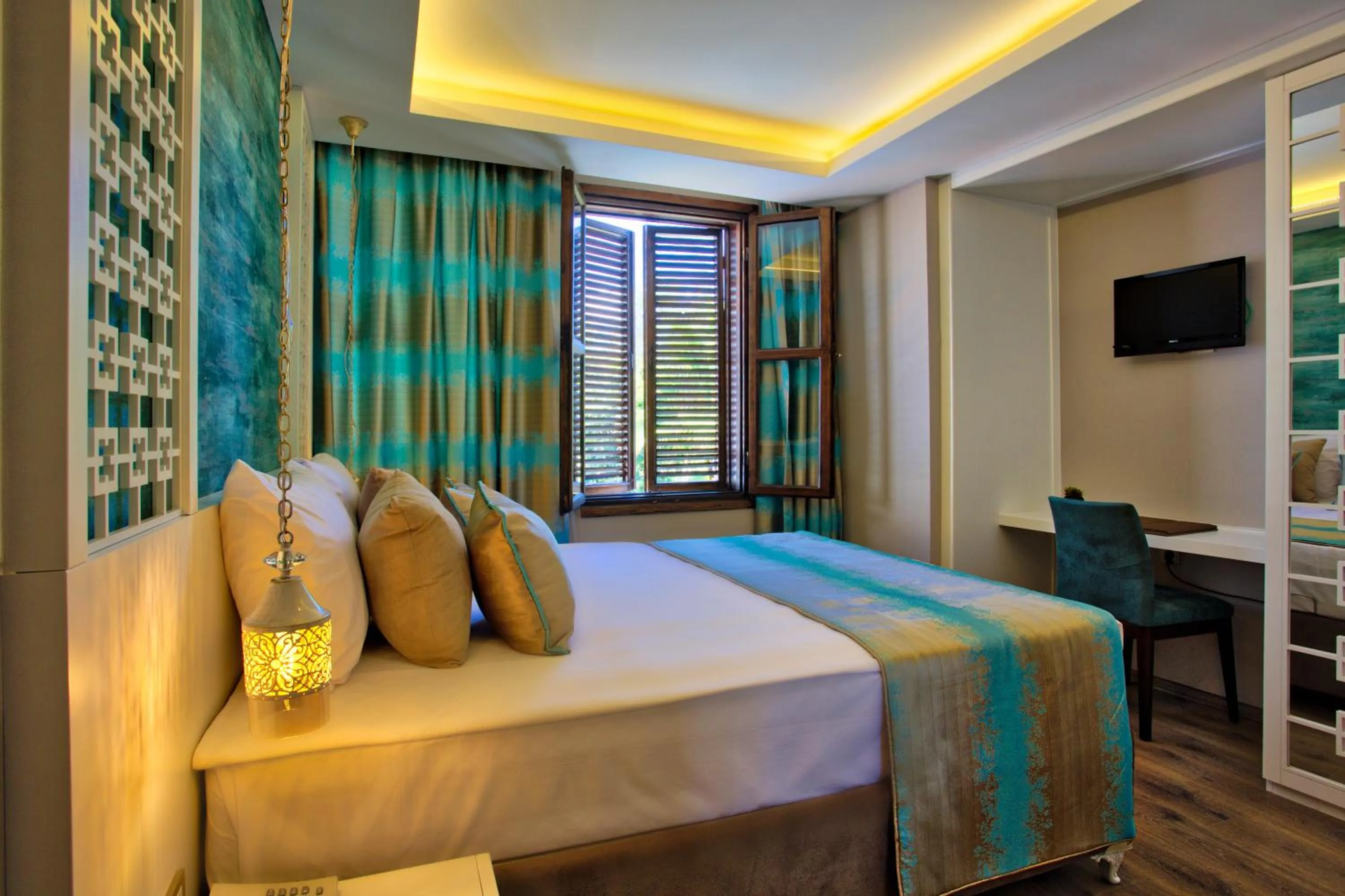 Bed in Route Hotel Kaleici - Adult Only (12+)