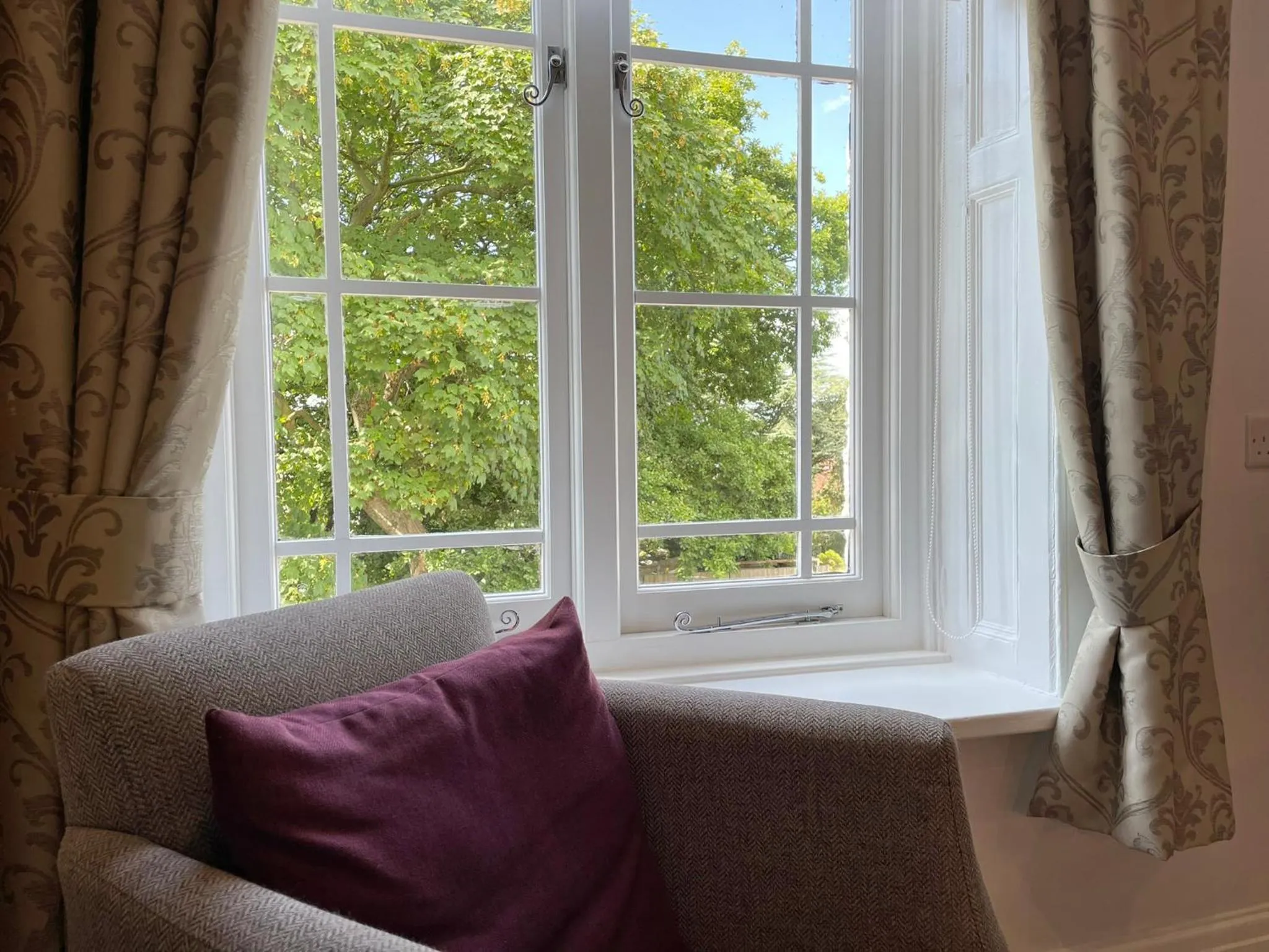 Bedroom in The Jug And Bottle