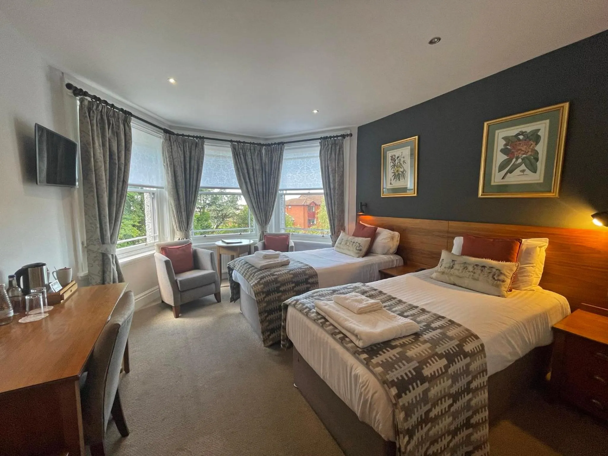 Bedroom, Bed in The Jug And Bottle