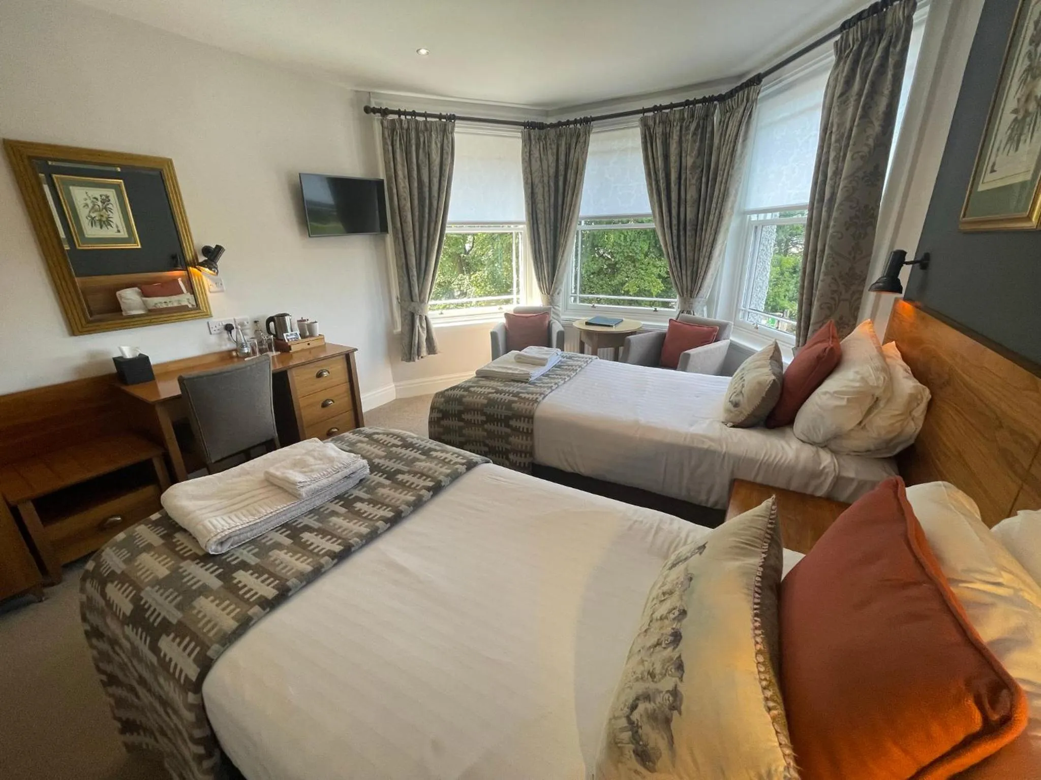 Bedroom, Bed in The Jug And Bottle