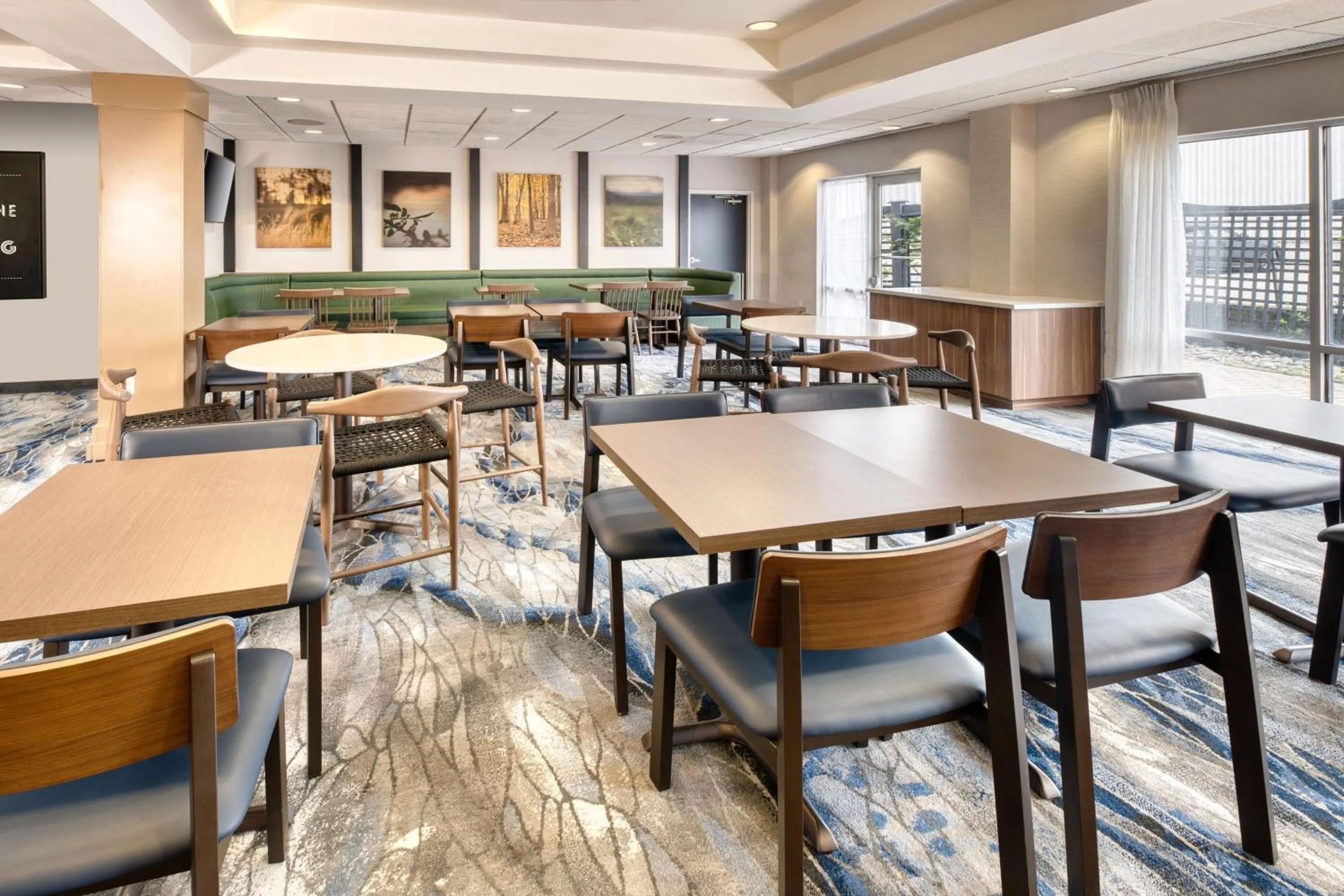 Breakfast in Fairfield Inn & Suites by Marriott Toronto Brampton