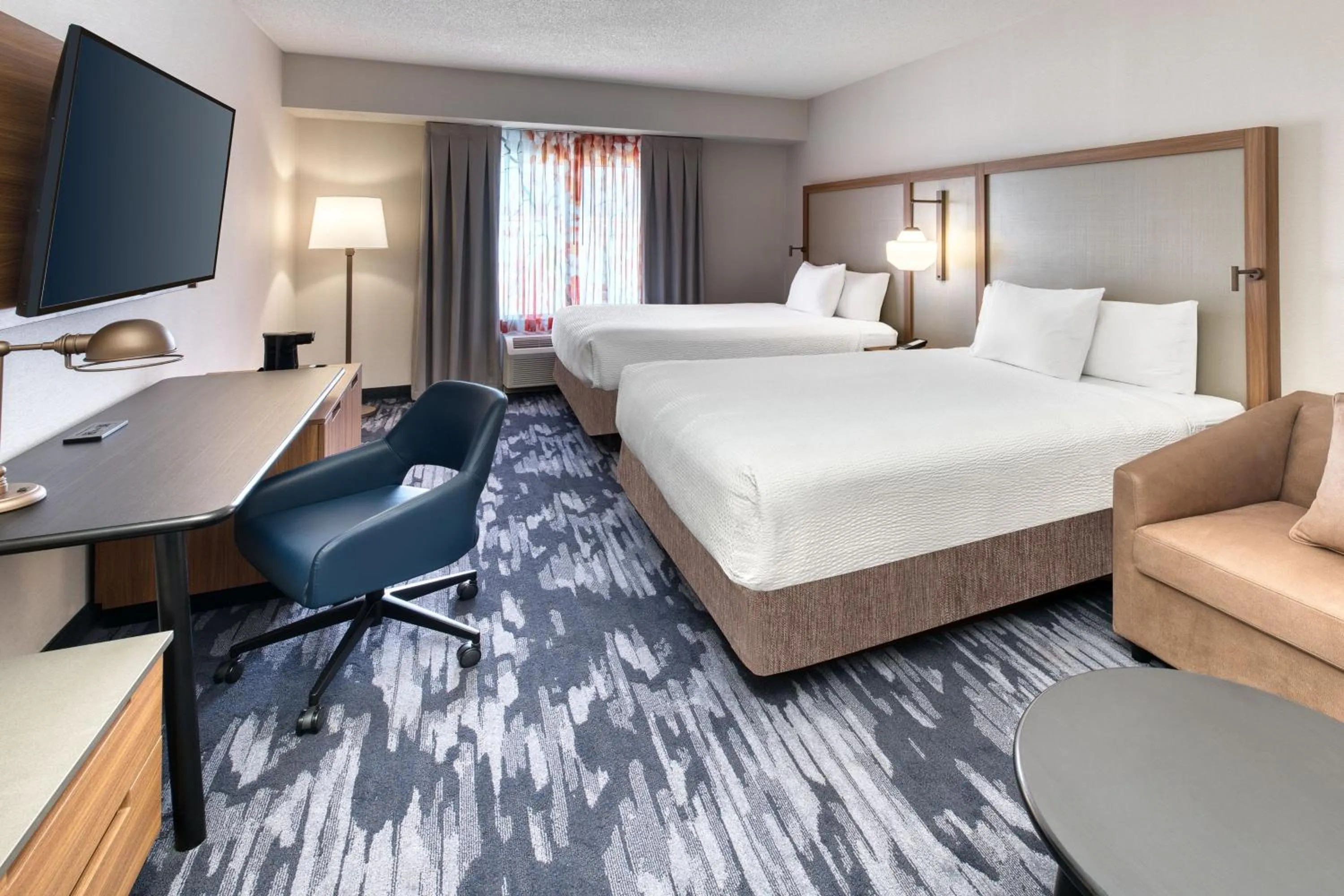 Photo of the whole room, Bed in Fairfield Inn & Suites by Marriott Toronto Brampton
