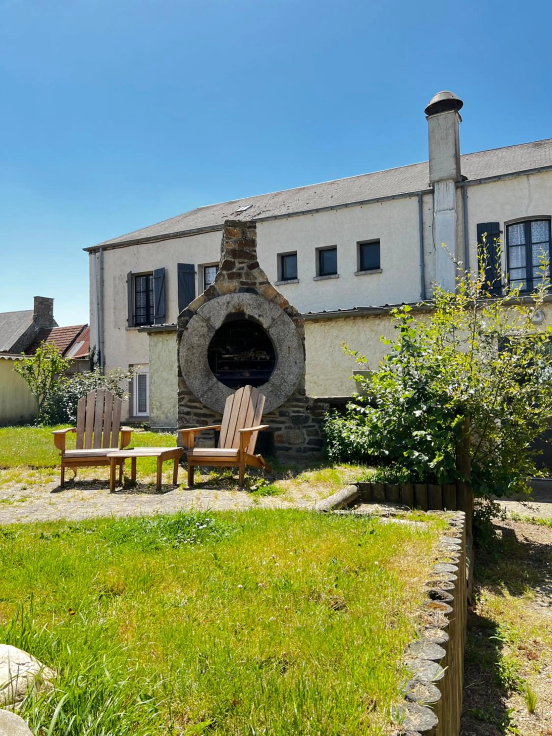 Garden in Contact Hotel Les Montois
