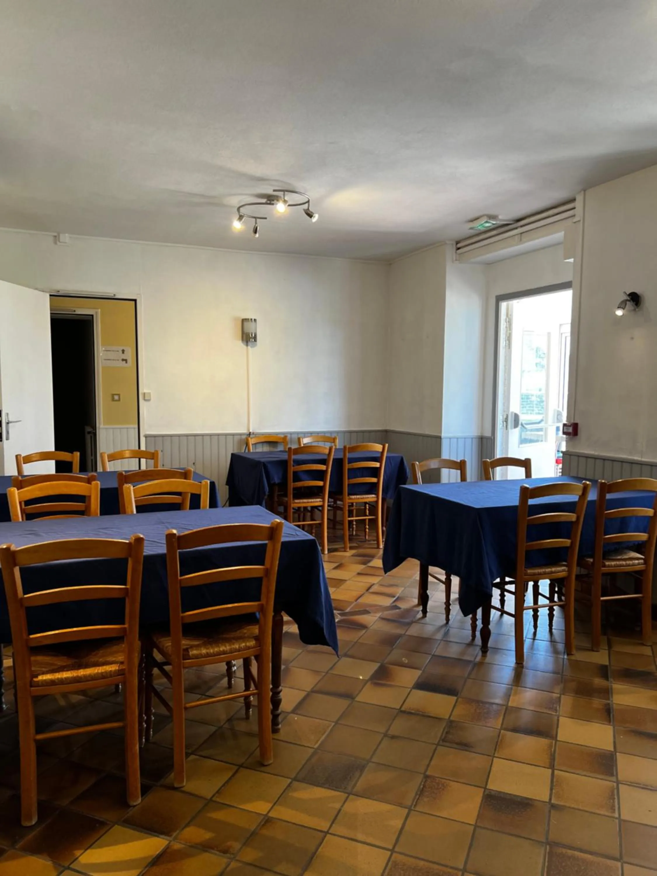 Lounge or bar in Contact Hotel Les Montois