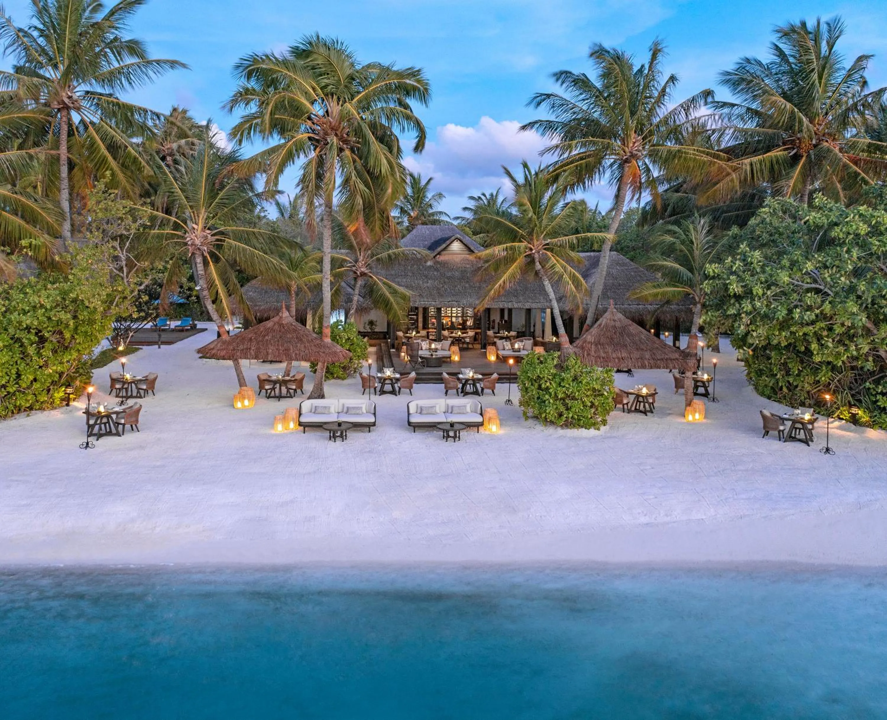 Restaurant/places to eat in Naladhu Private Island Maldives