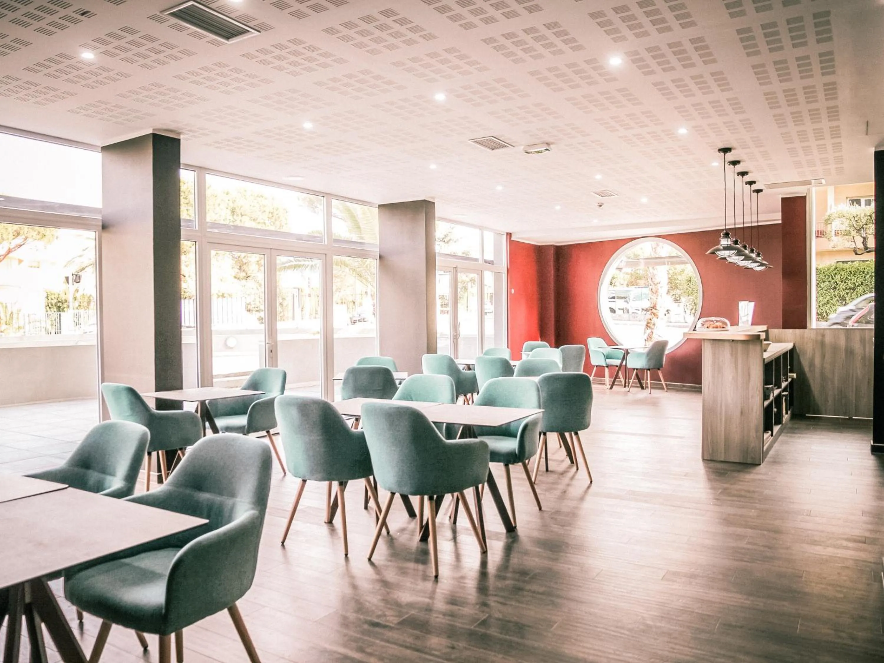 Garden view in Best Western Plus Antibes Riviera