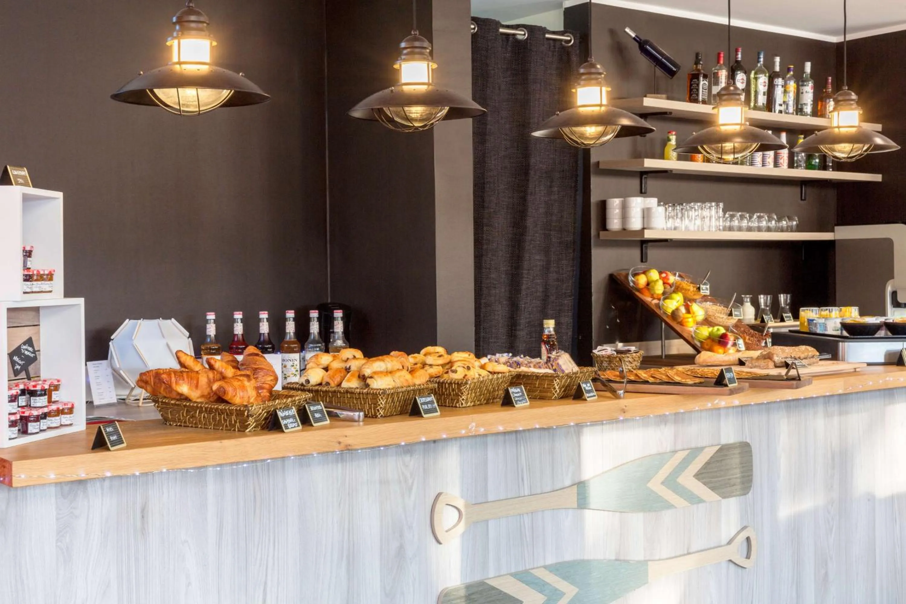 Restaurant/places to eat in Best Western Plus Antibes Riviera