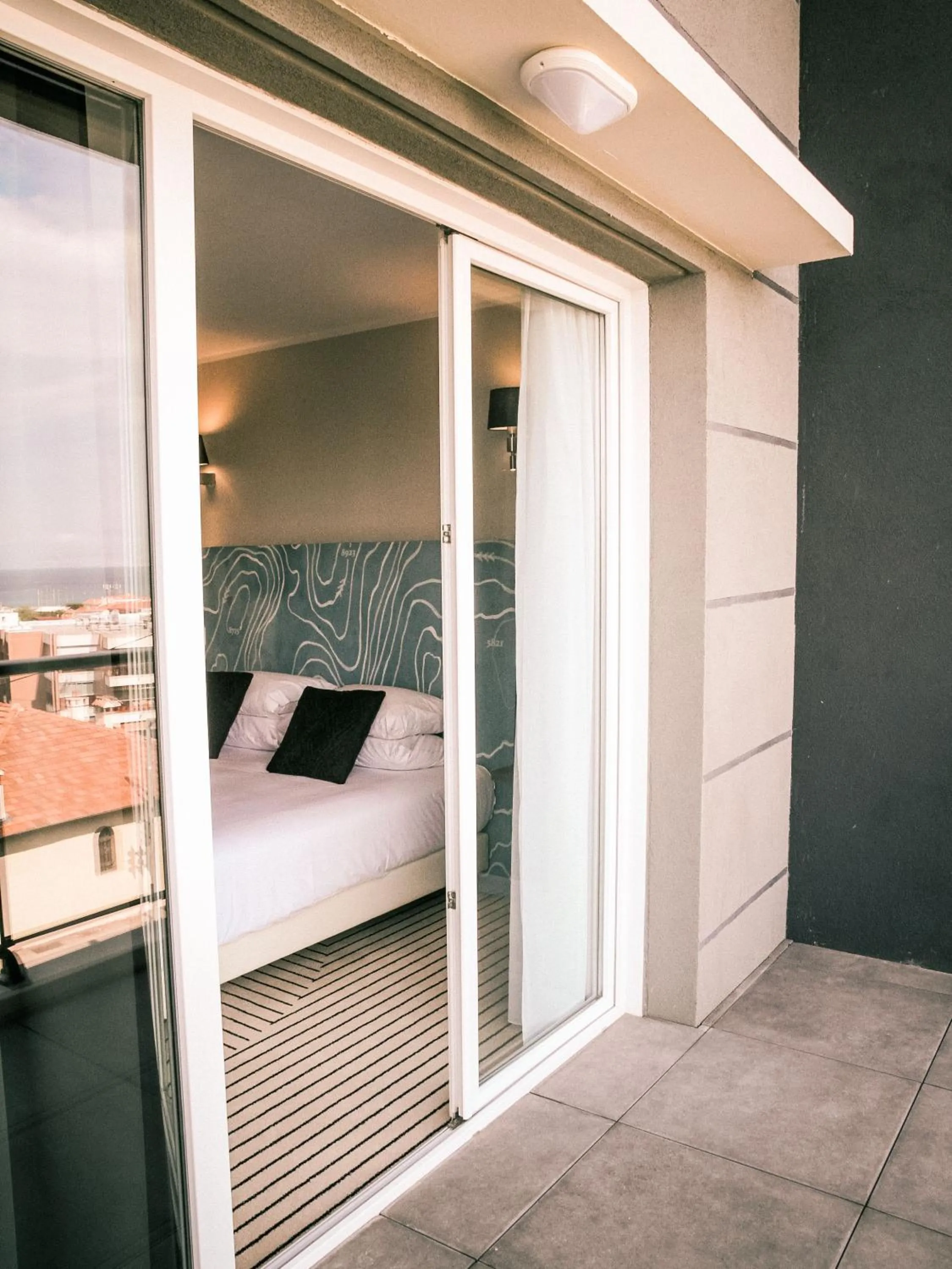 Sea view, Bed in Best Western Plus Antibes Riviera