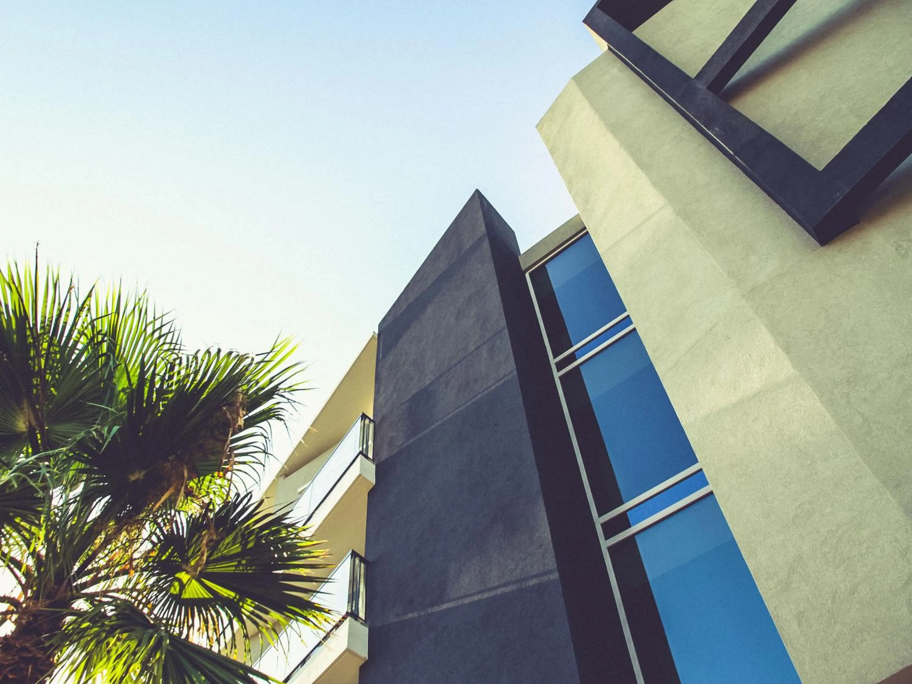 Property building in Best Western Plus Antibes Riviera