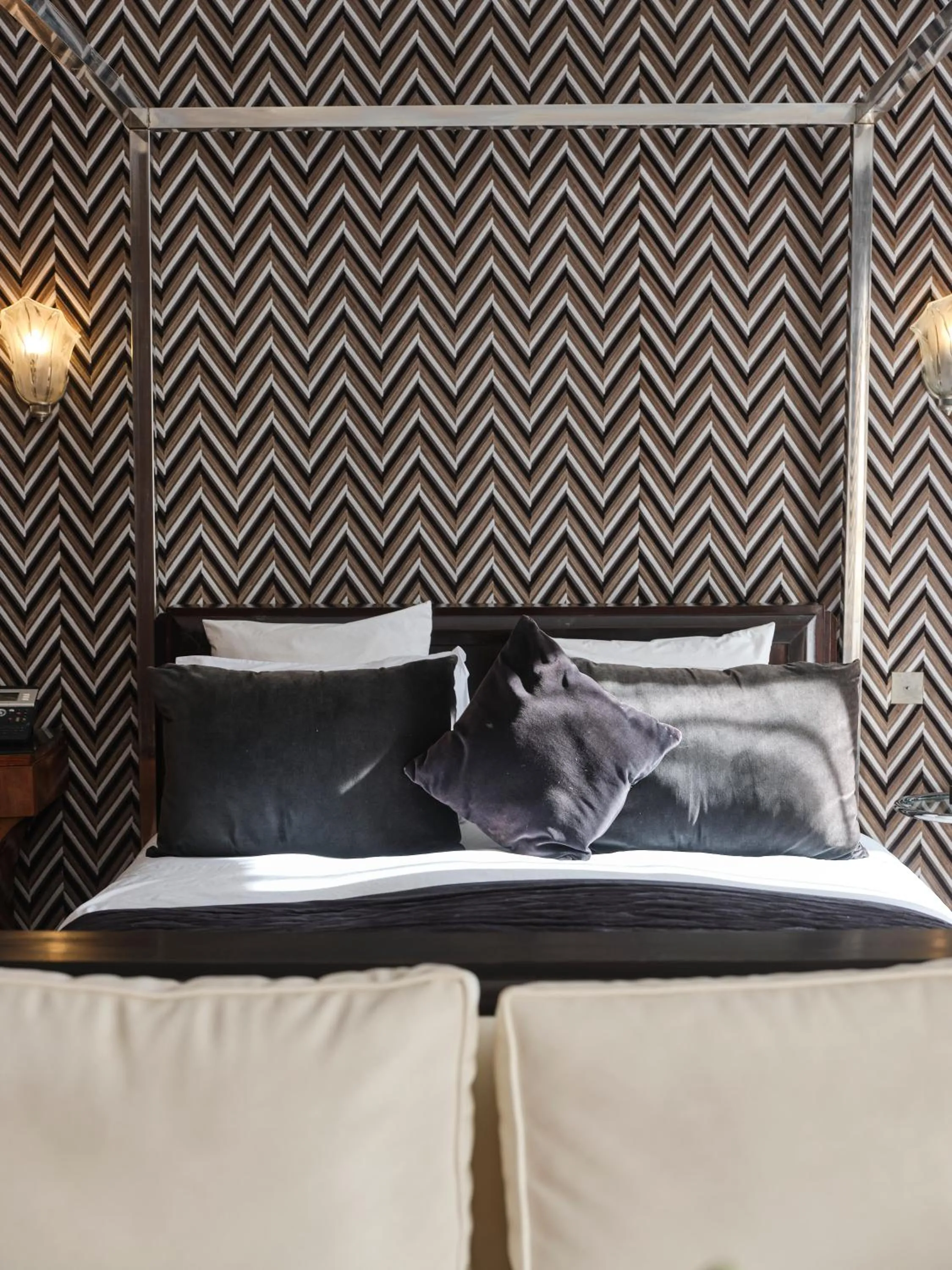 Bed in Hôtel particulier Le DOGE - Relais & Châteaux