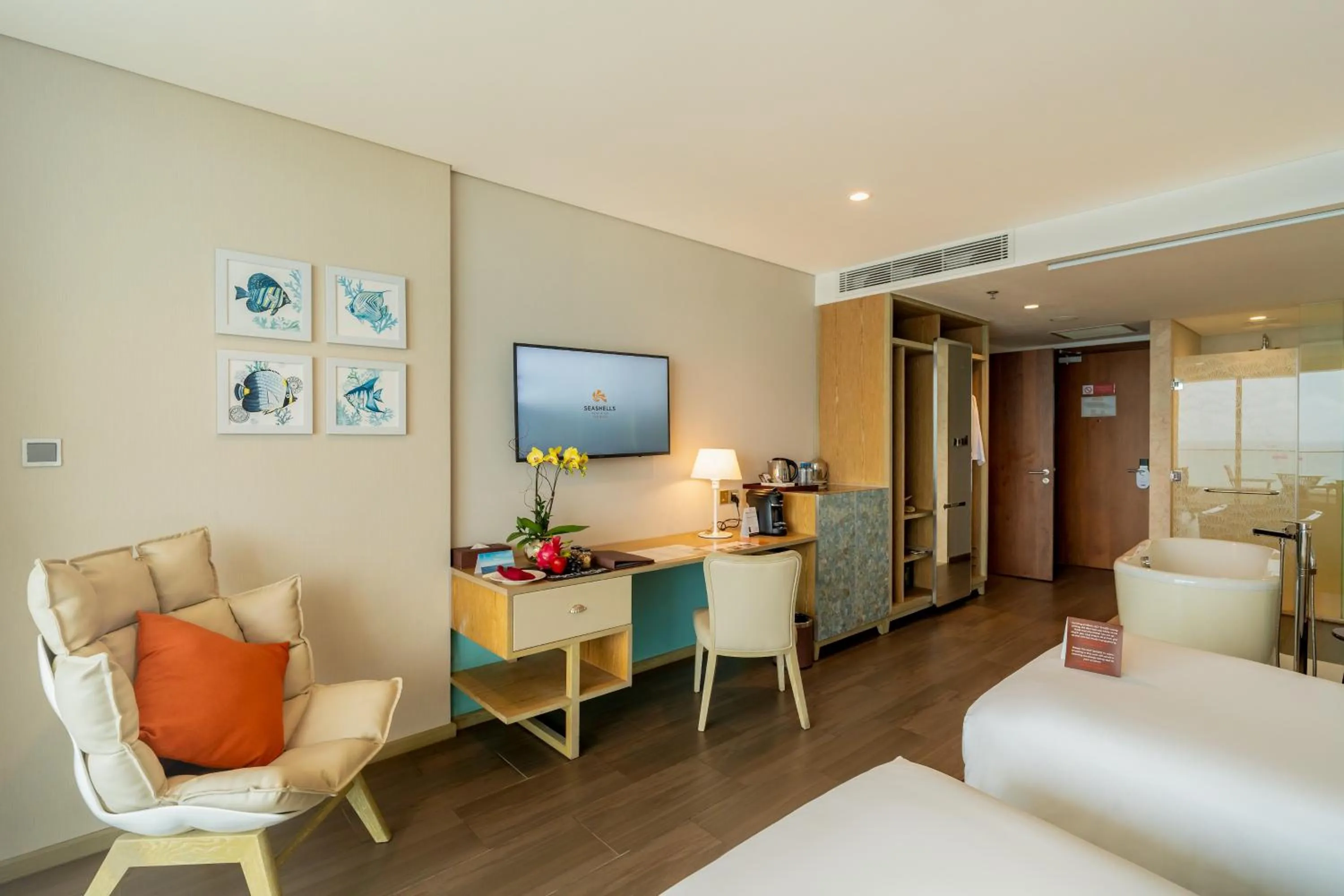 Bed in Seashells Phu Quoc Hotel & Spa