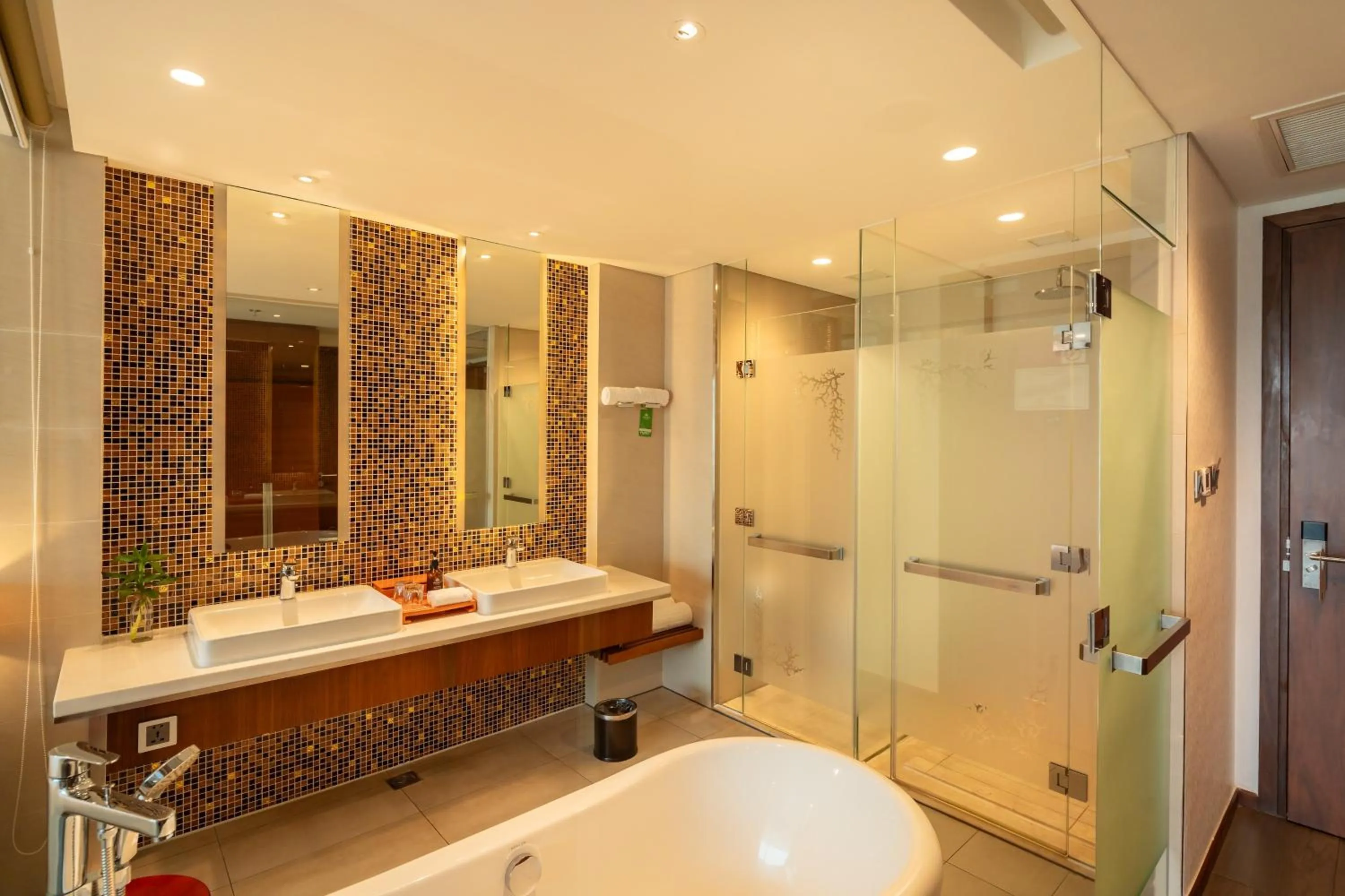 Bathroom in Seashells Phu Quoc Hotel & Spa