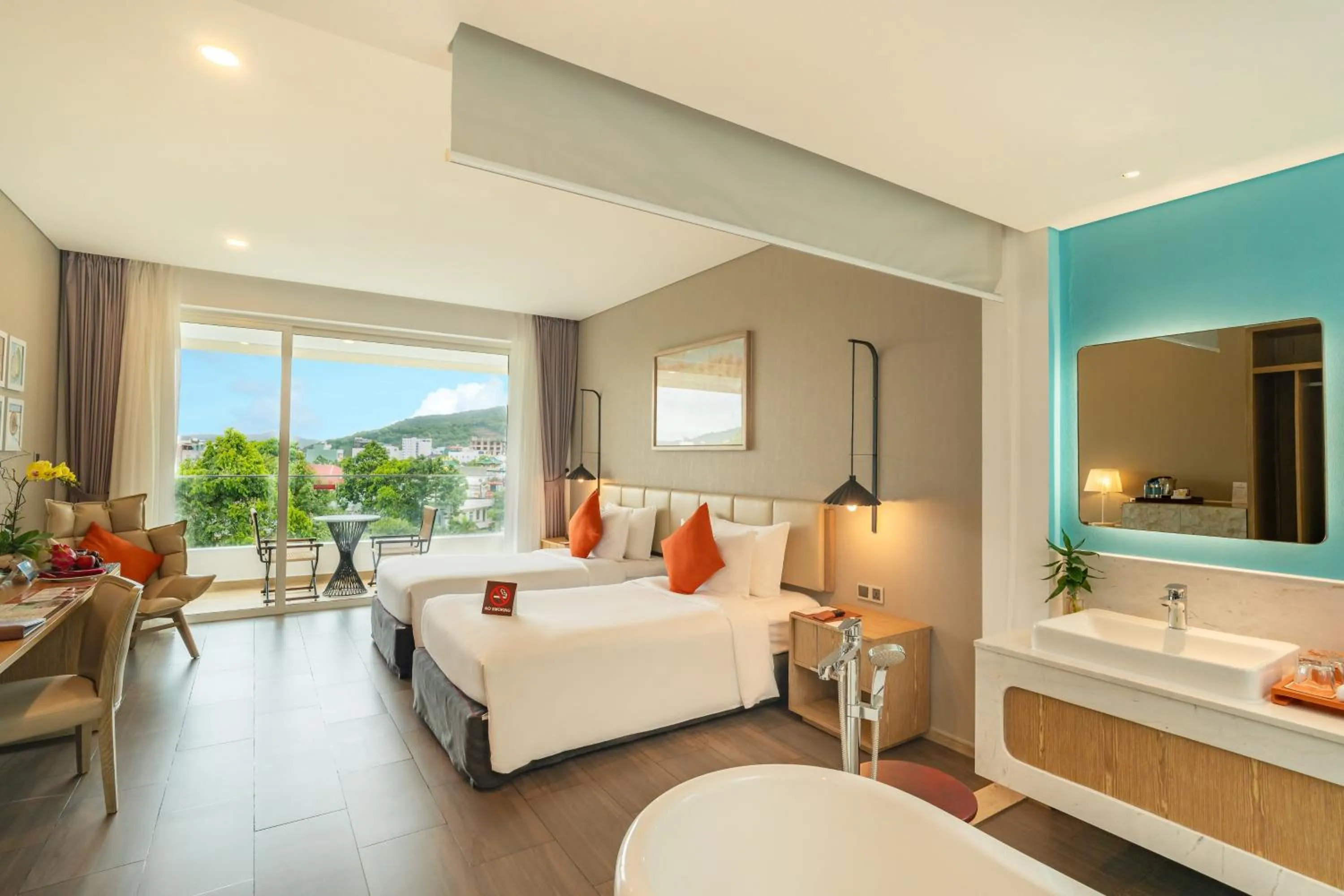 Bed in Seashells Phu Quoc Hotel & Spa