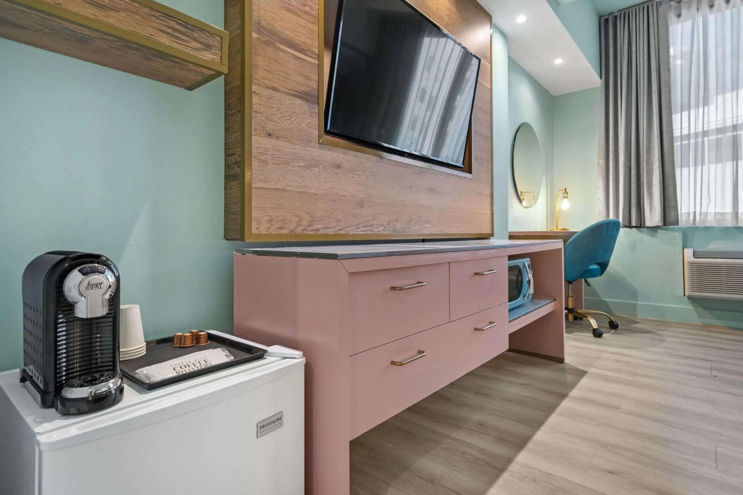 TV and multimedia in Abitta Boutique Hotel, Ascend Hotel Collection