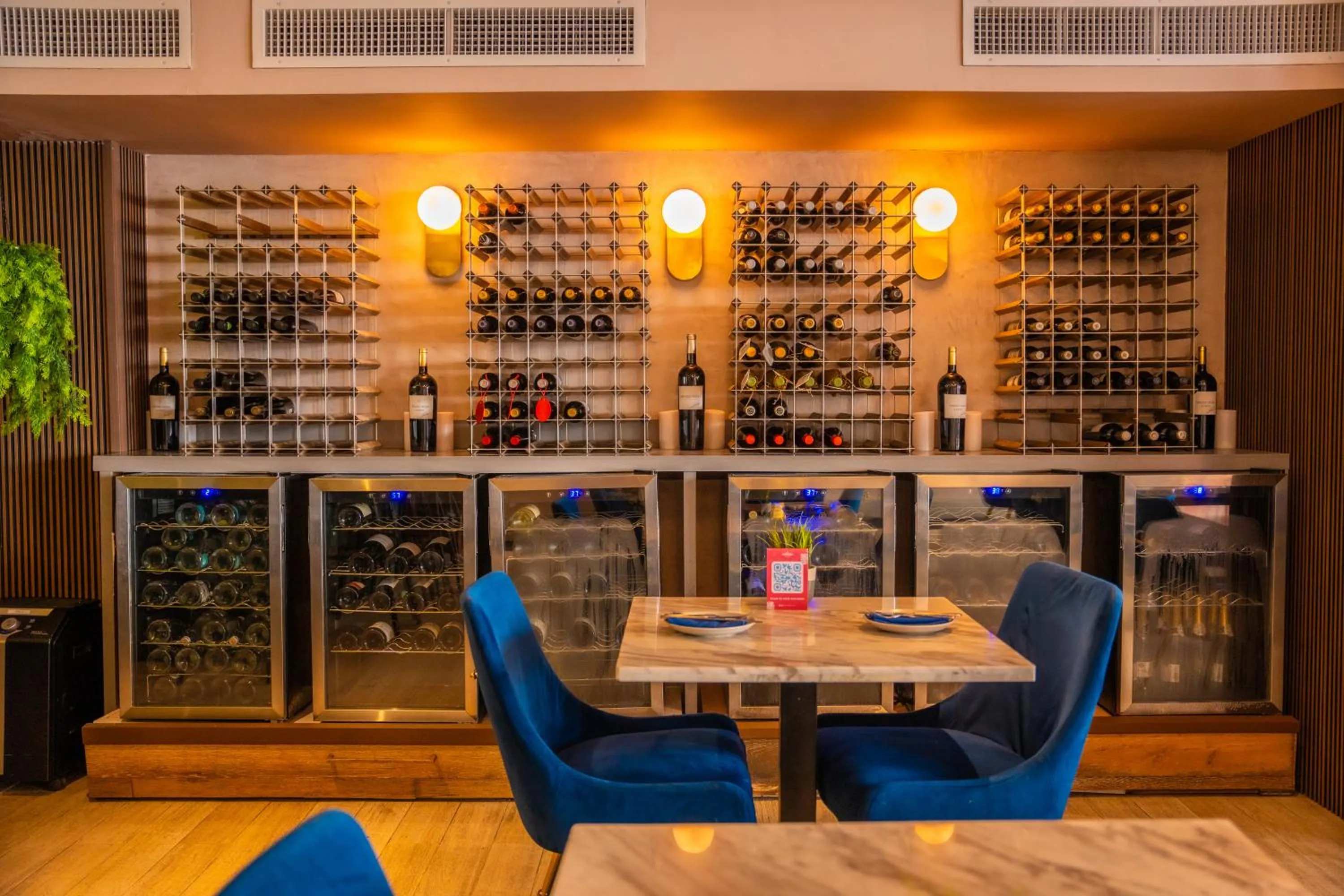 Restaurant/places to eat in Abitta Boutique Hotel, Ascend Hotel Collection