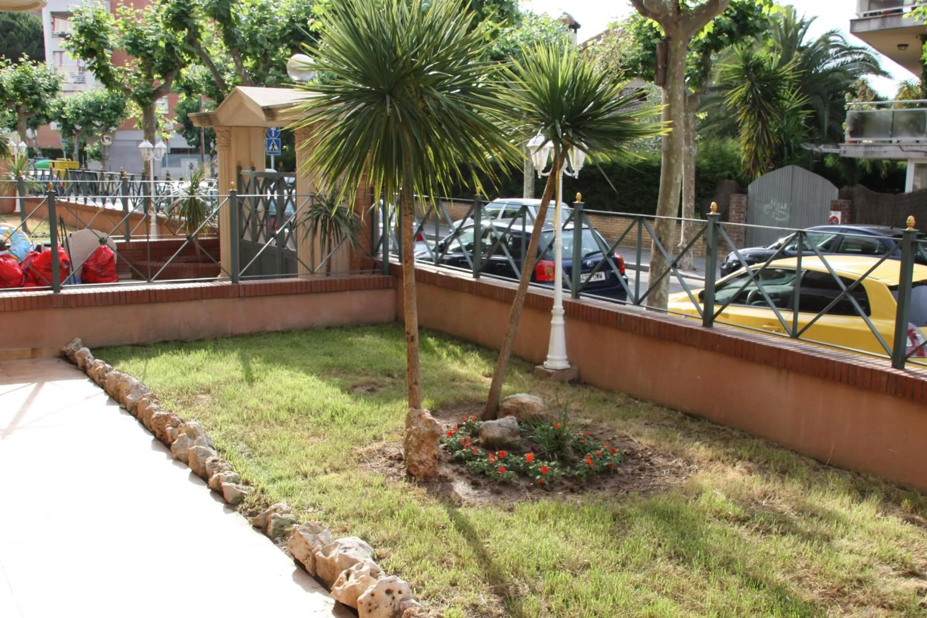 Facade/entrance in Apartamentos Imperial