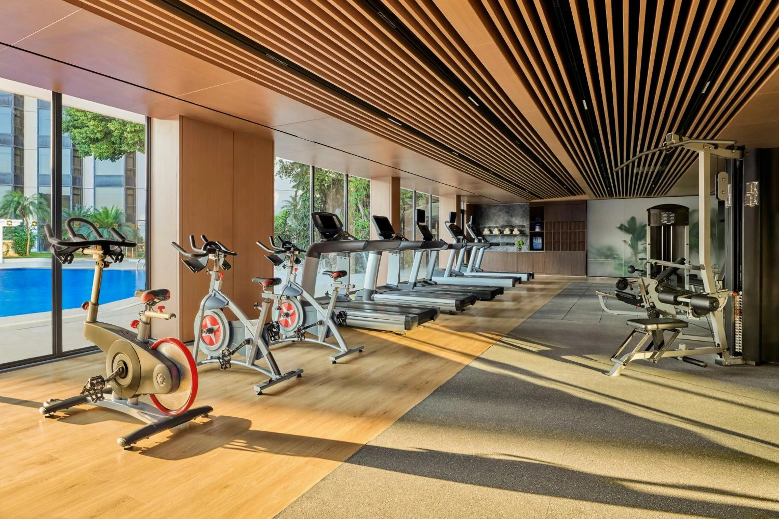 Fitness centre/facilities in Shangri-La Shenzhen - Nearby Luohu Border, Outdoor Swimming Pool