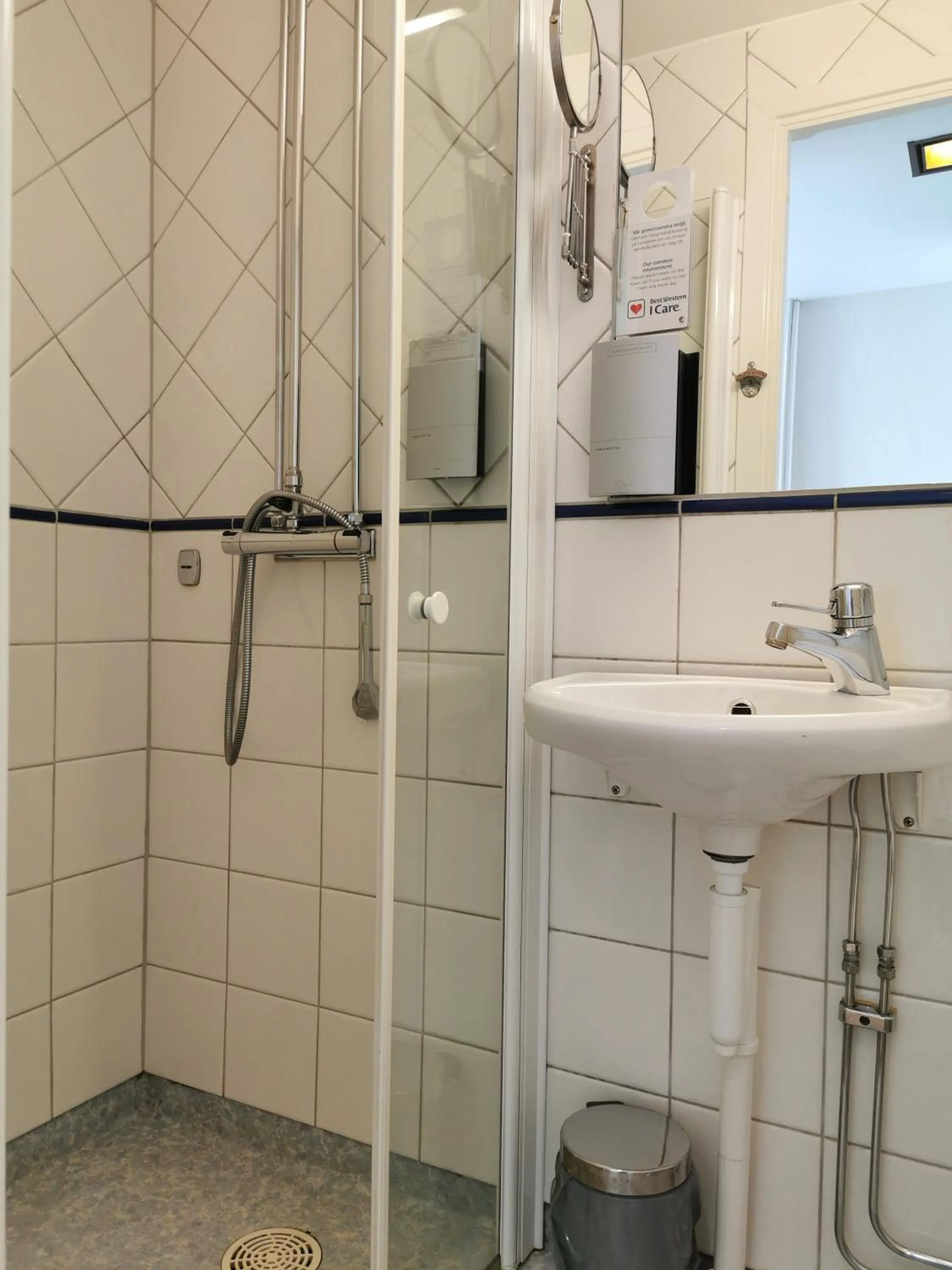 Shower in Best Western Motala Stadshotell