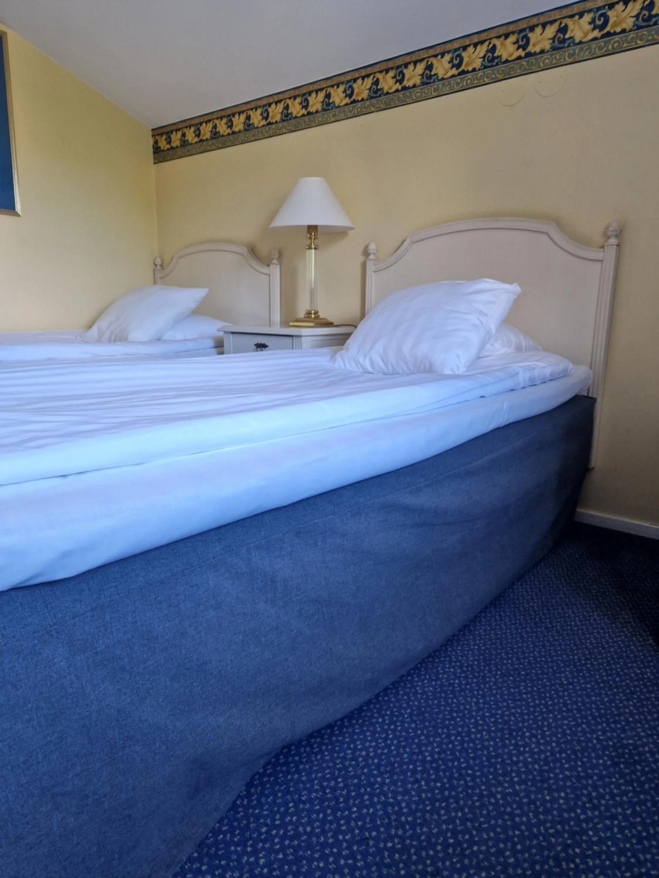 Property building, Bed in Best Western Motala Stadshotell