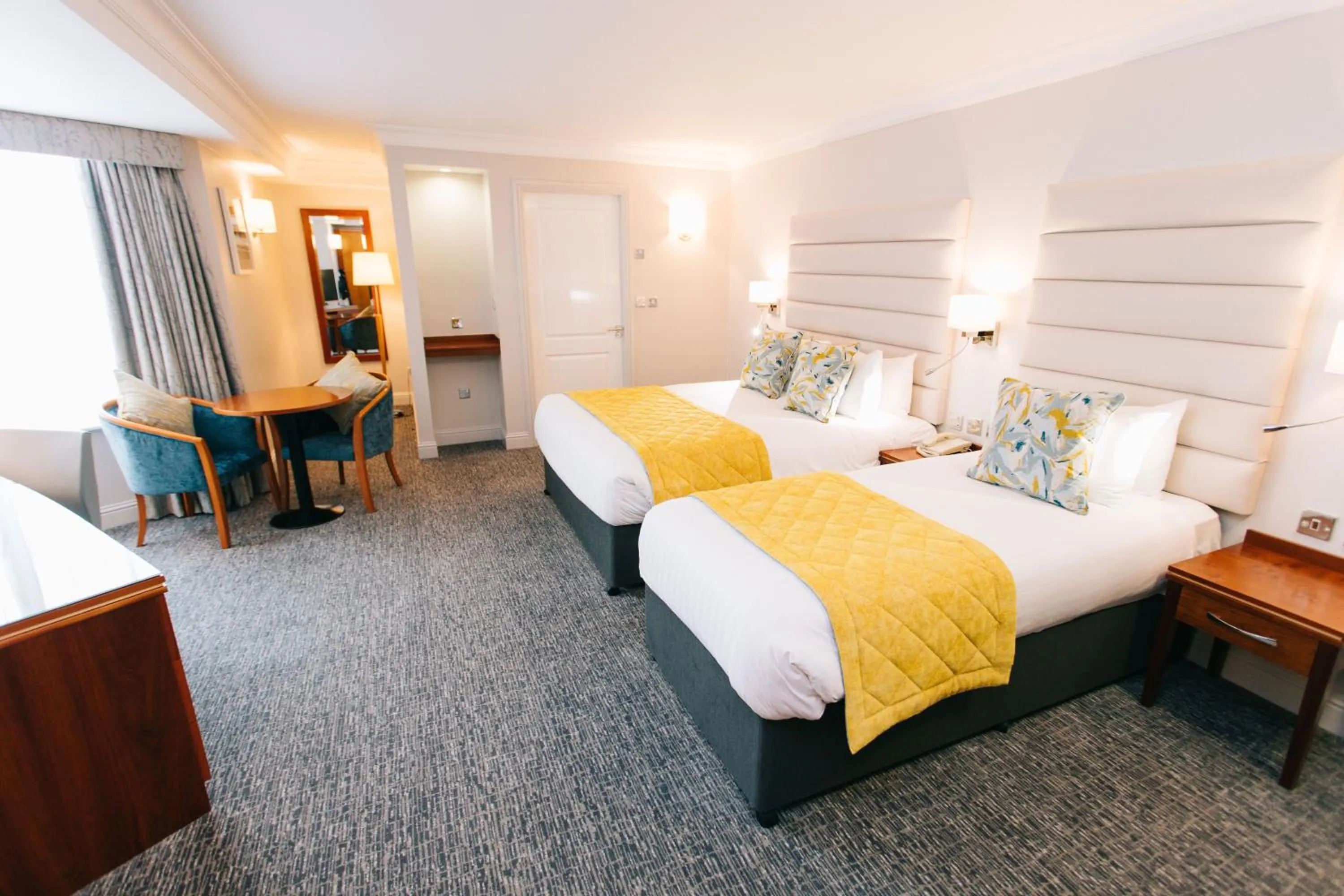 Bedroom, Bed in Grand Hotel