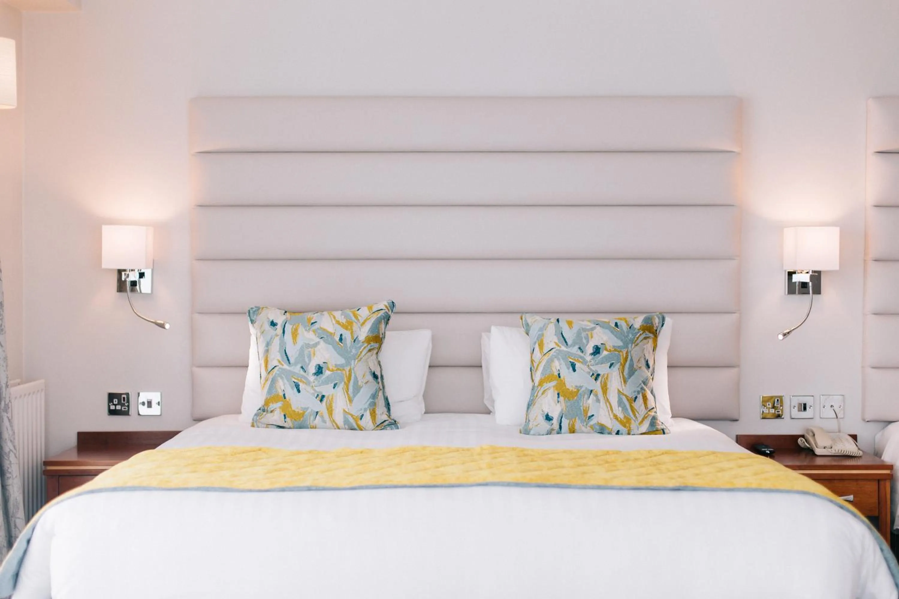 Bedroom, Bed in Grand Hotel