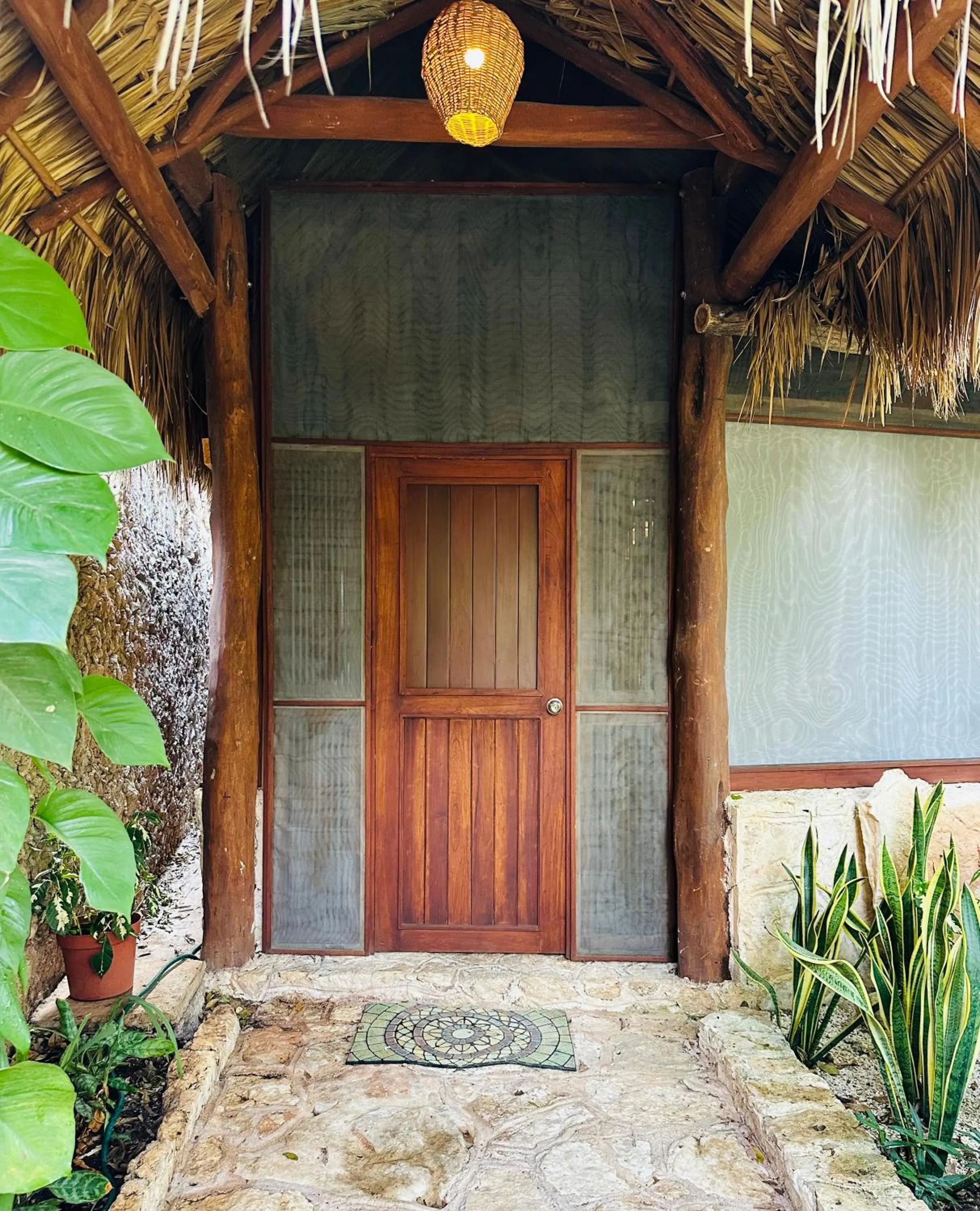 Facade/entrance in Casa Quetzal Hotel