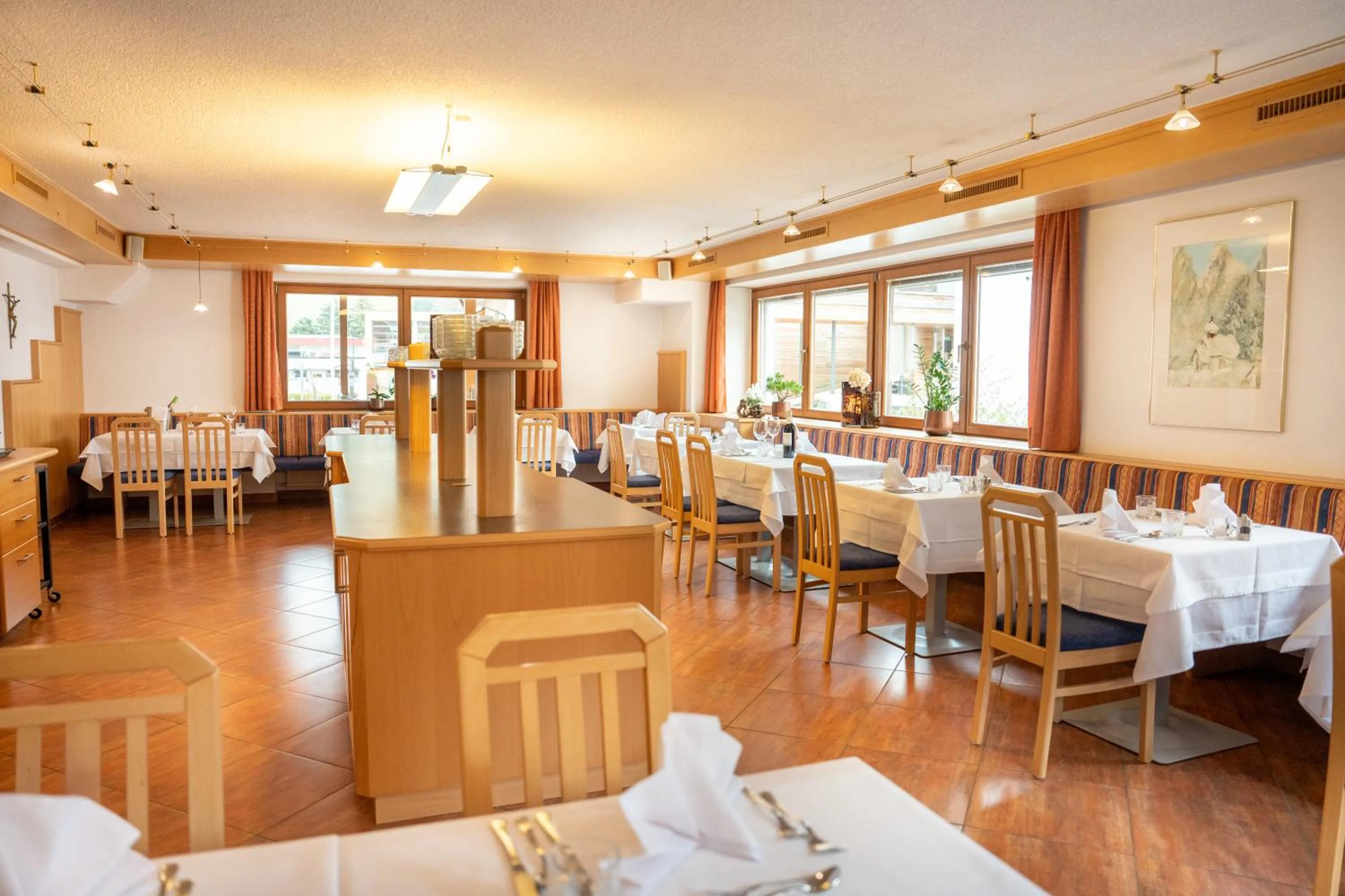 Restaurant/places to eat in Hotel Gesser