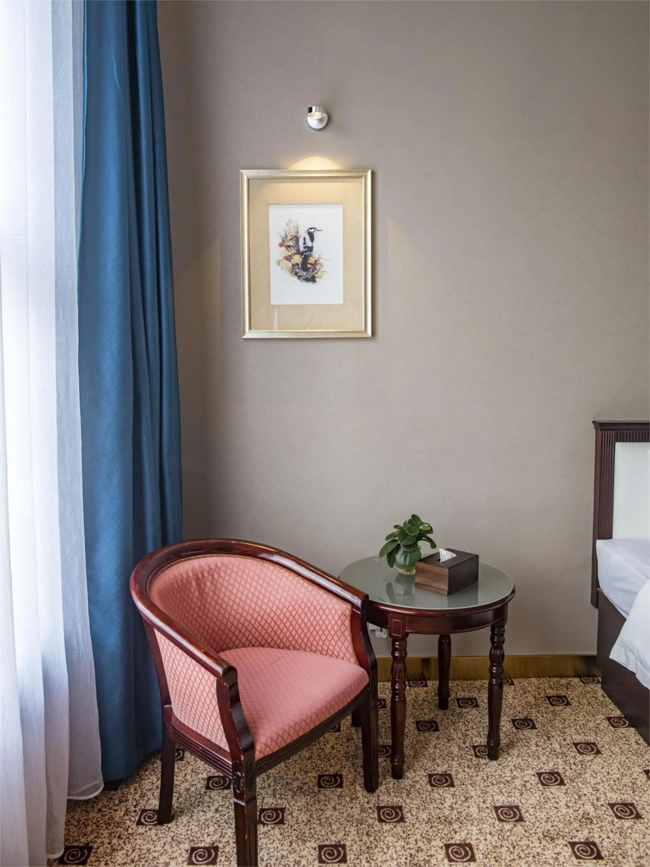 Seating area in Junyue Hotel