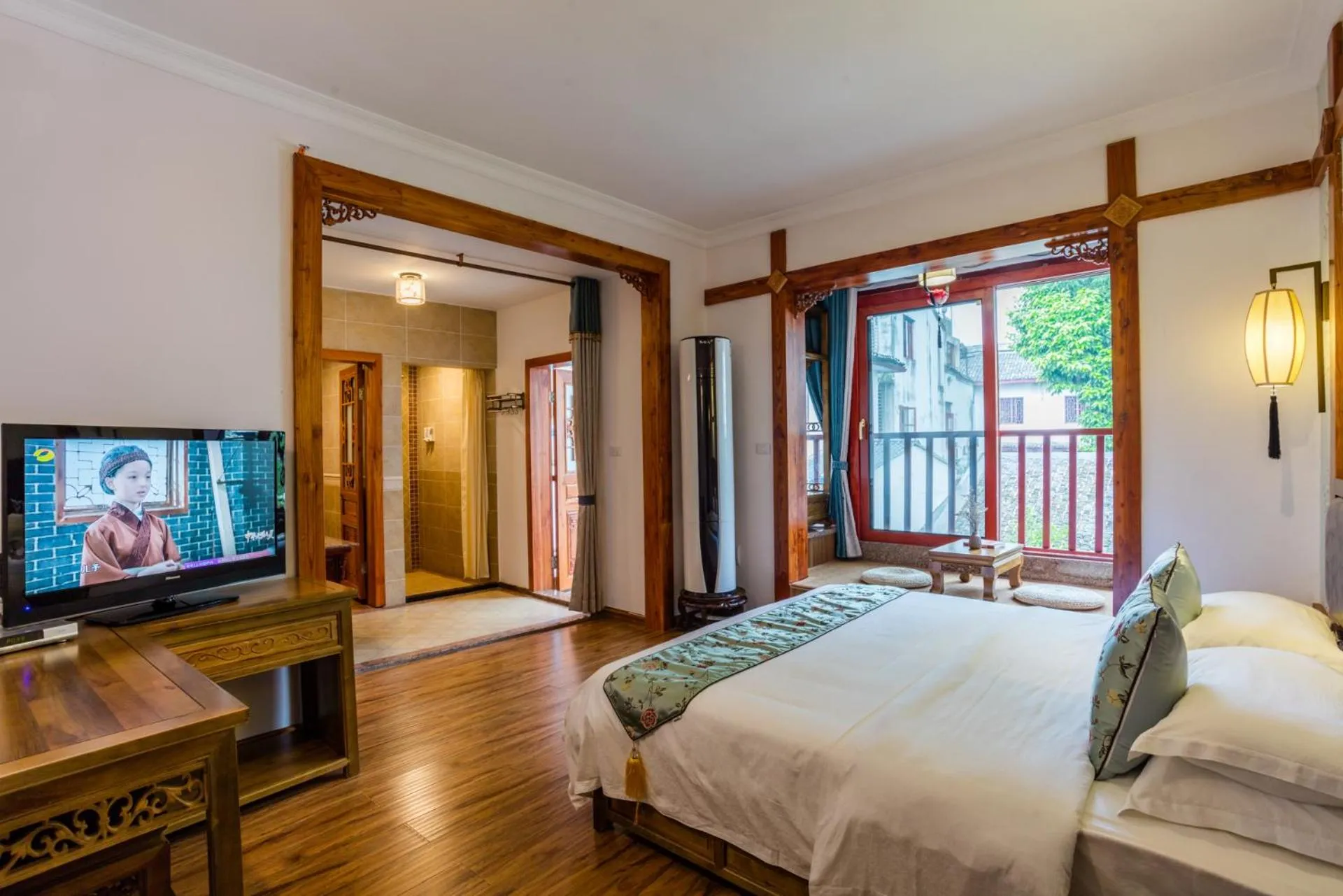 TV and multimedia, Bed in Yangshuo River View Hotel