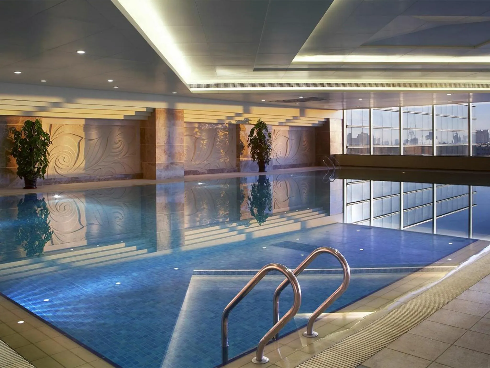 Swimming pool in Shangri-La Baotou