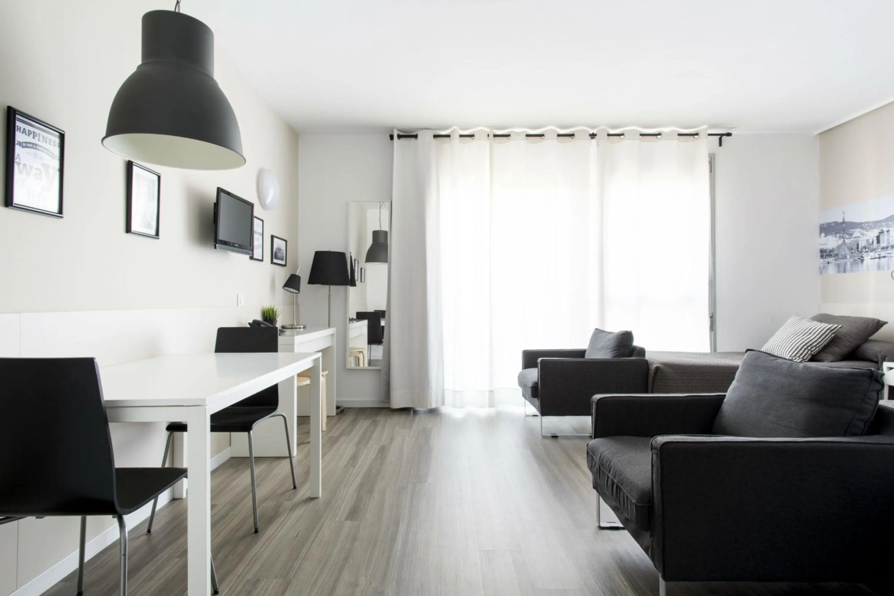 TV and multimedia in Residencia Universitaria Resa Campus del Mar