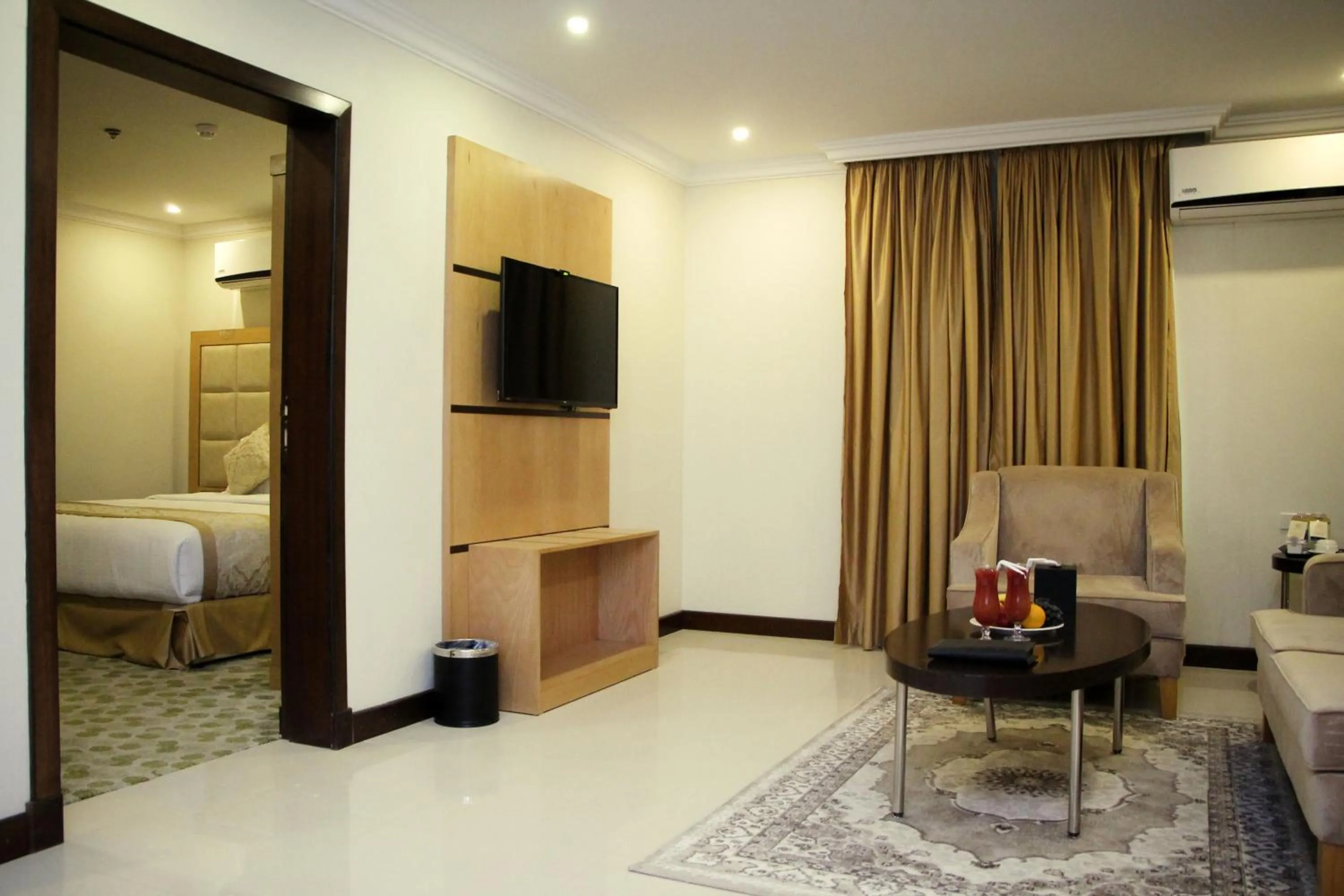 Photo of the whole room, Bed in Almuhaidb Residence Al Jubail