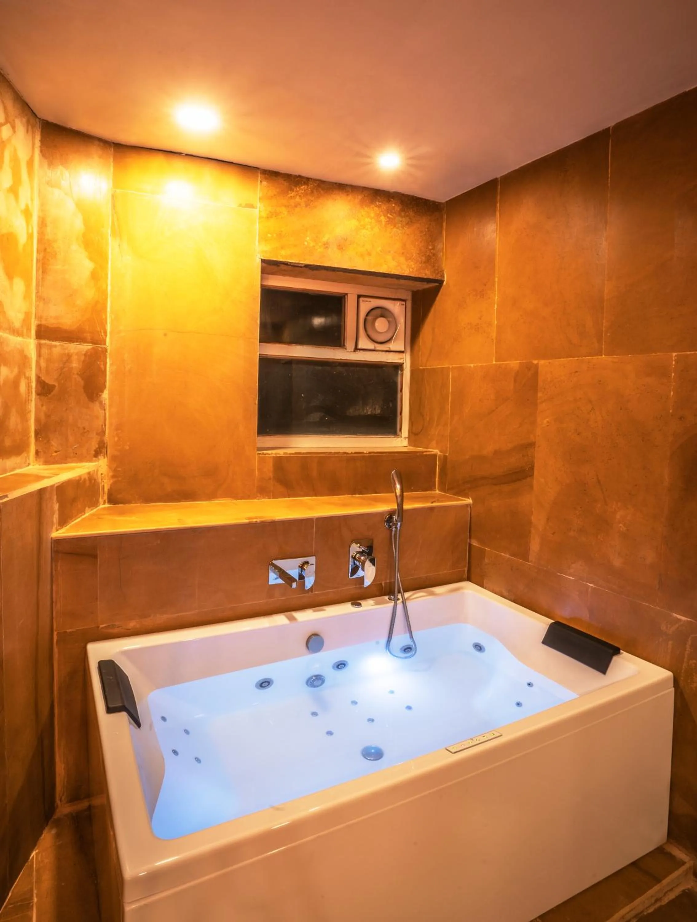 Hot Tub in Casa De Kaku Jaisalmer