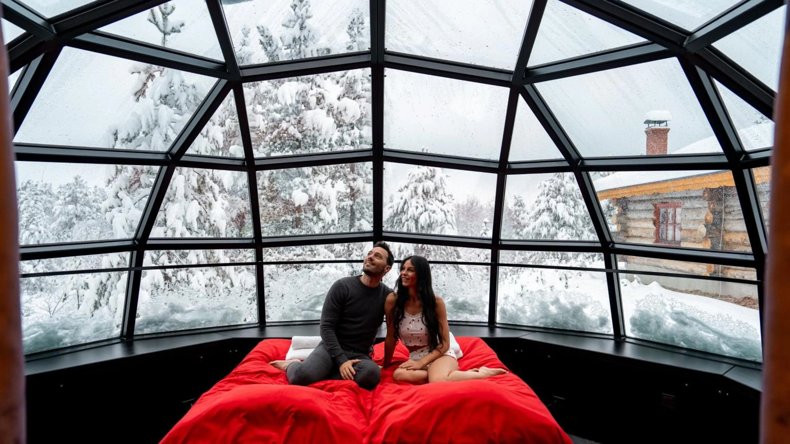 Bed in Kakslauttanen Arctic Resort - Igloos and Chalets