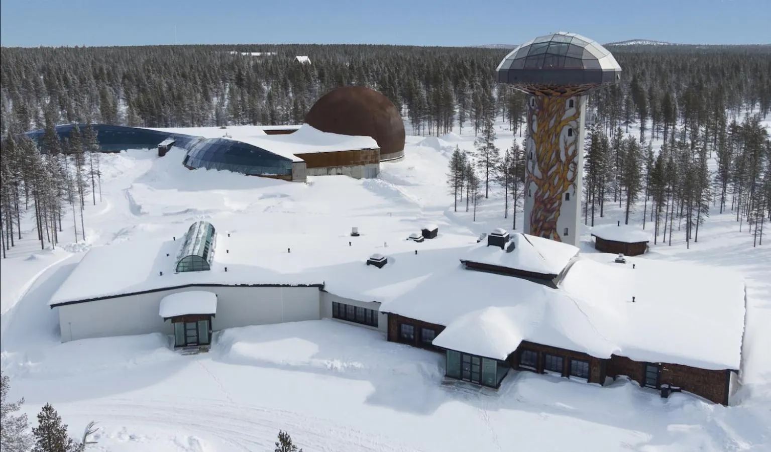 Property building in Kakslauttanen Arctic Resort - Igloos and Chalets
