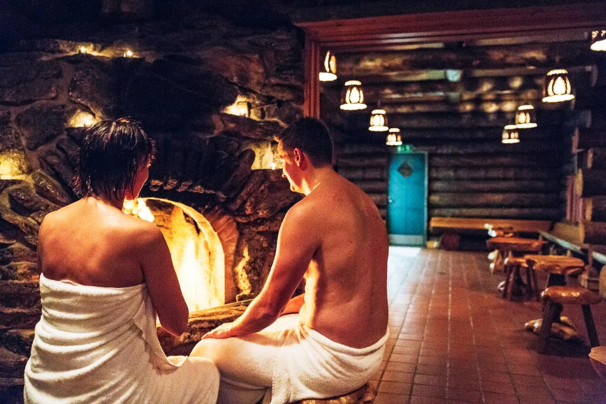 Guests in Kakslauttanen Arctic Resort - Igloos and Chalets